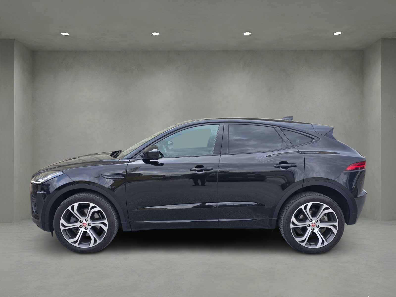 JAGUAR E-Pace 2.0d D180 First Edition AWD Automatik-showroom-element-2