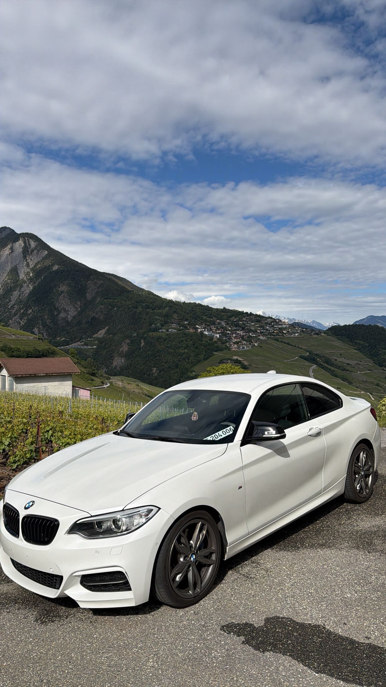 BMW M240i xDrive-image-4
