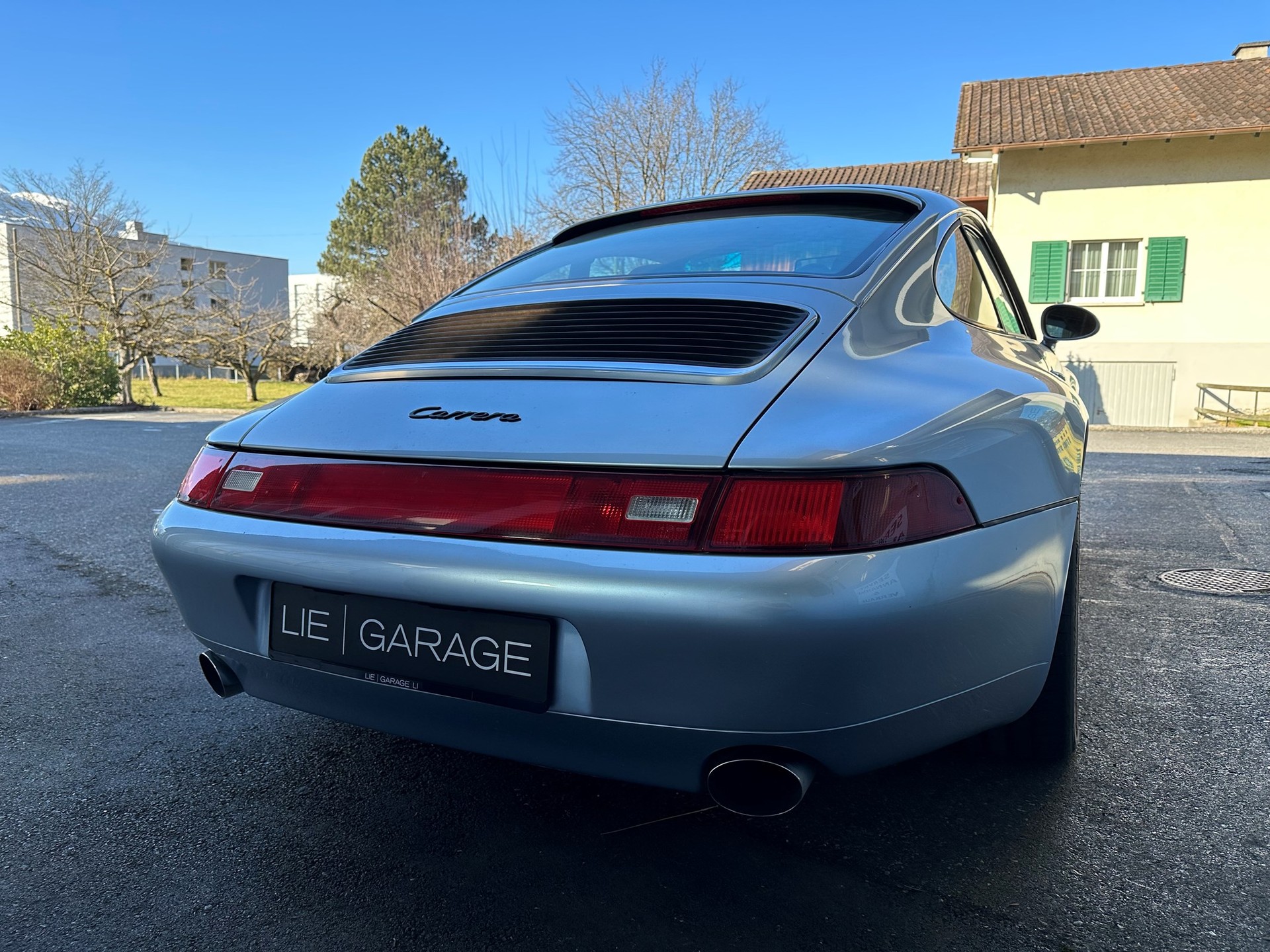 PORSCHE 911 Carrera-image-2