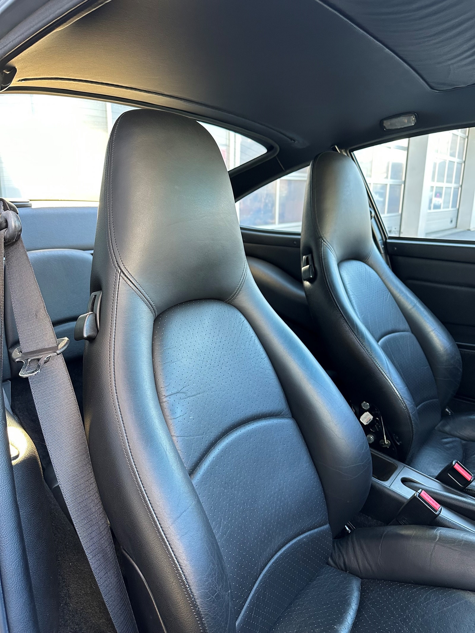 PORSCHE 911 Carrera-image-8