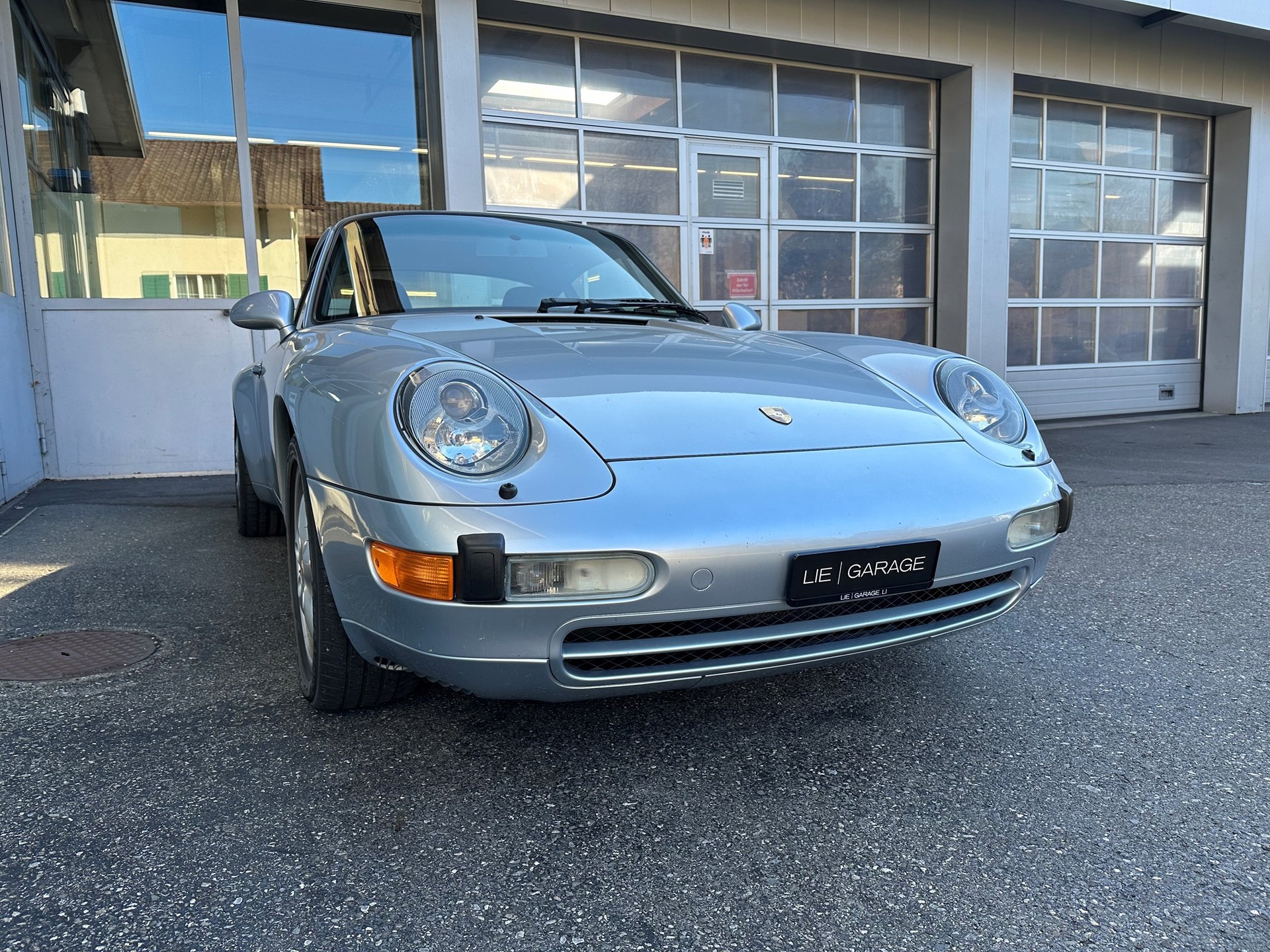 PORSCHE 911 Carrera-image-3