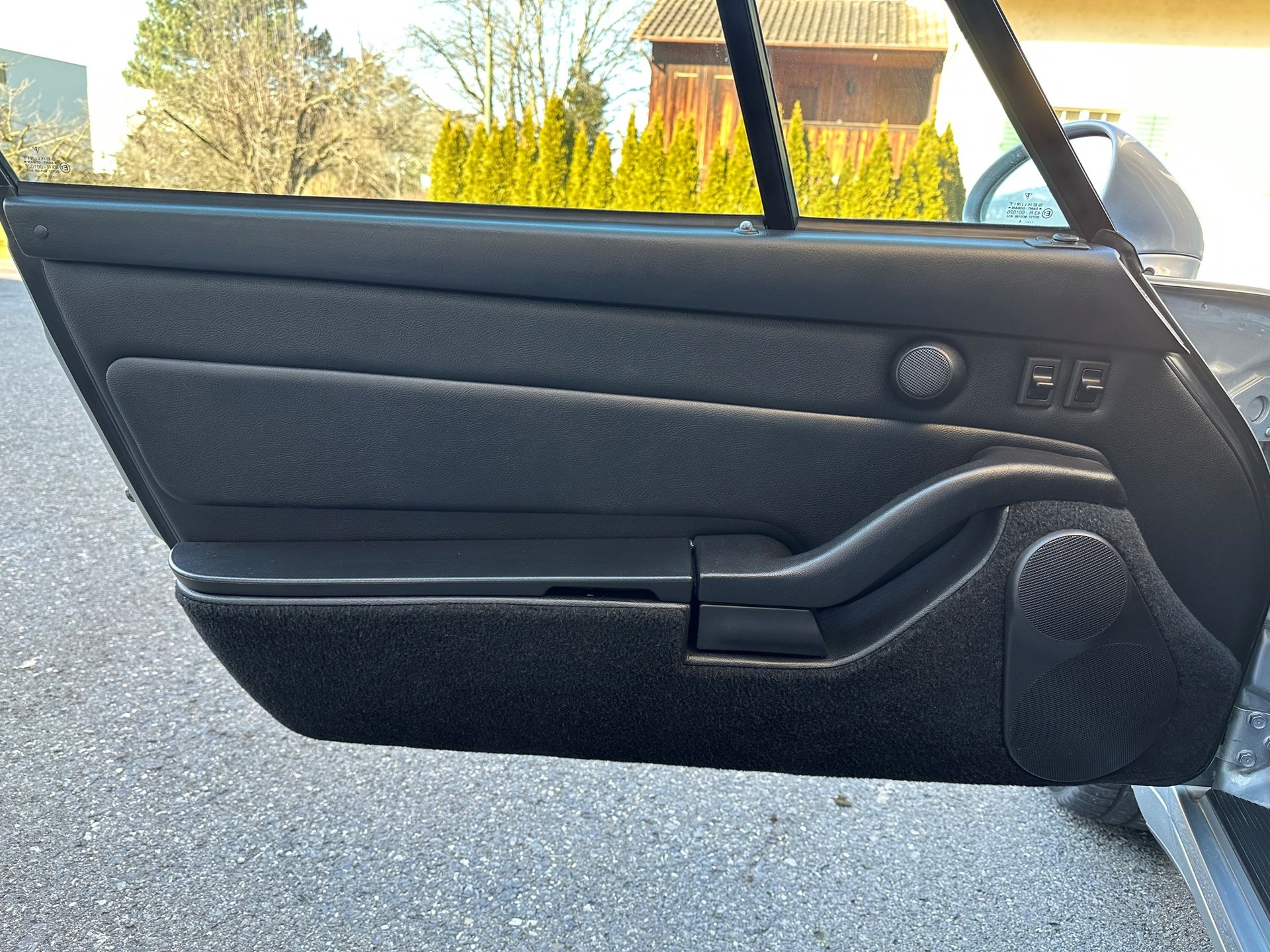 PORSCHE 911 Carrera-image-7