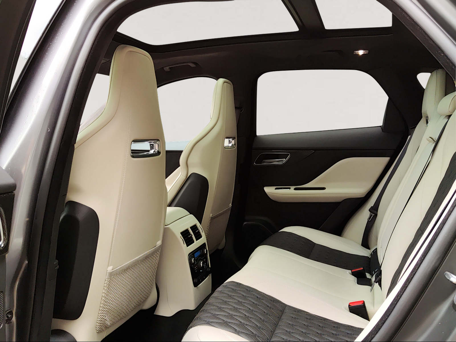 JAGUAR F-Pace 5.0 V8 SVR AWD Automatik-image-11