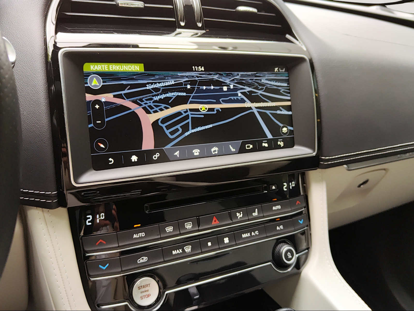 JAGUAR F-Pace 5.0 V8 SVR AWD Automatik-image-17