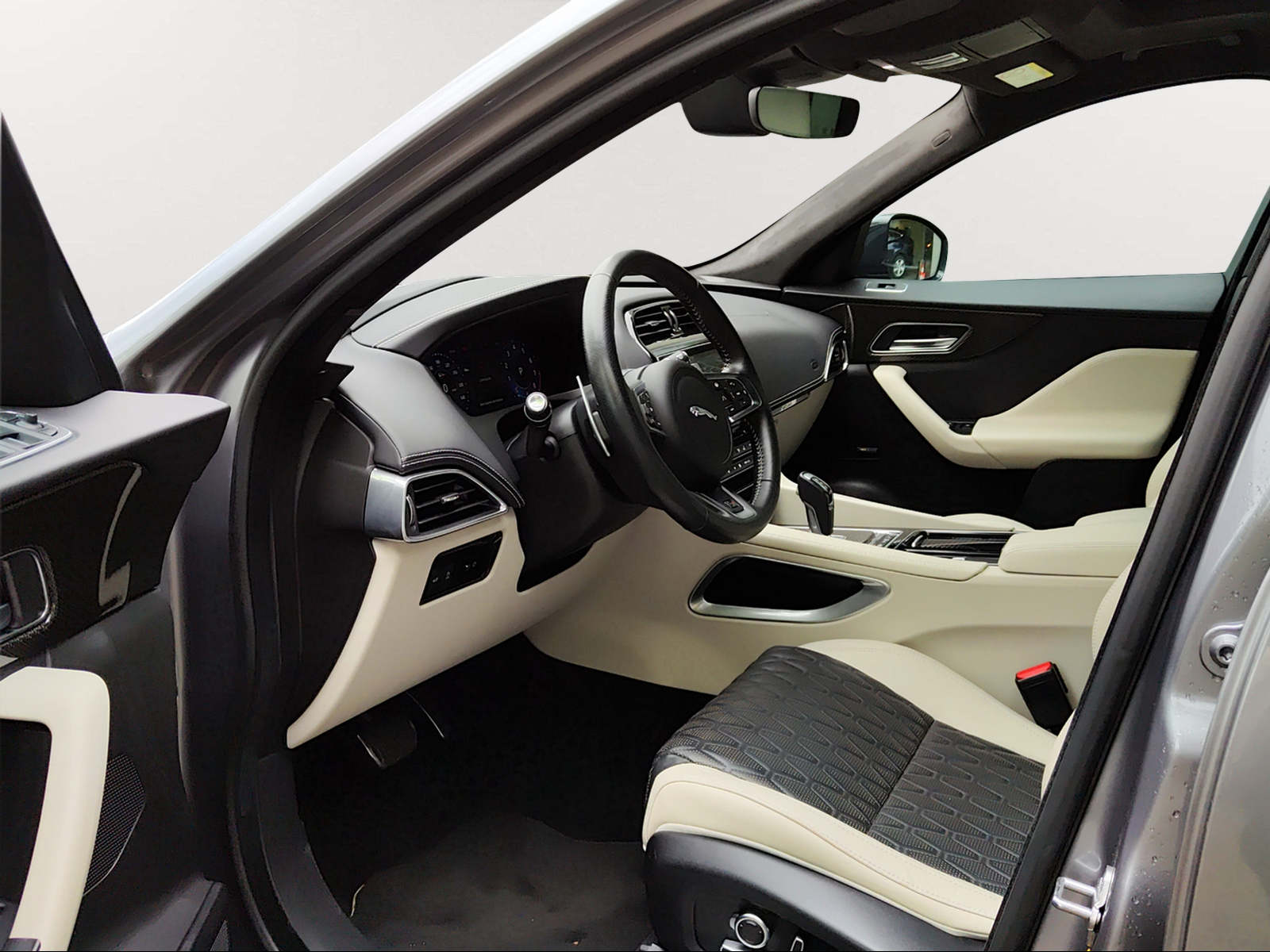 JAGUAR F-Pace 5.0 V8 SVR AWD Automatik-image-7