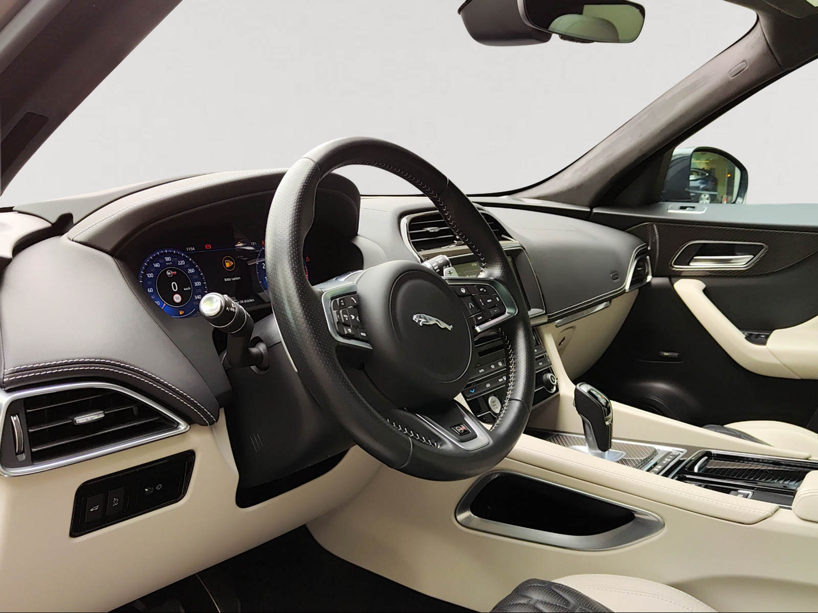 JAGUAR F-Pace 5.0 V8 SVR AWD Automatik-image-8
