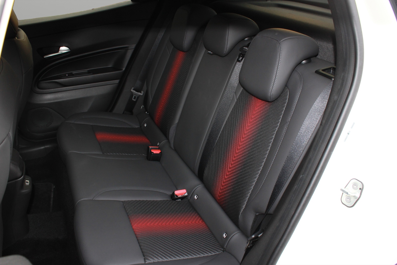 ALFA ROMEO Junior 1.2 48V Hybrid Speciale-image-11
