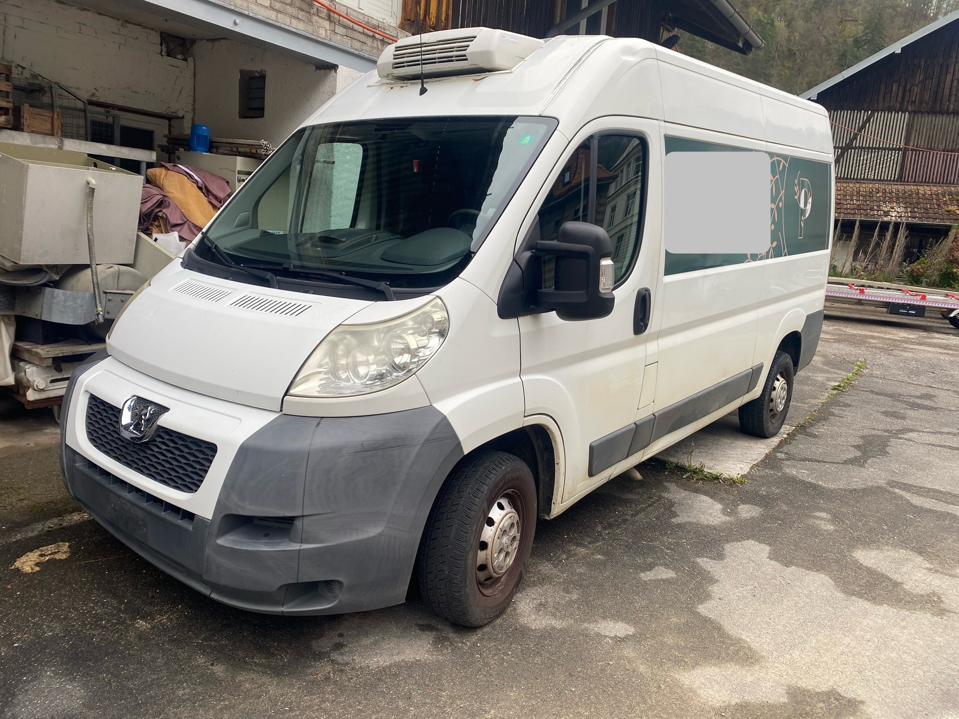 PEUGEOT Boxer 2.2 HDI 335 L2H2