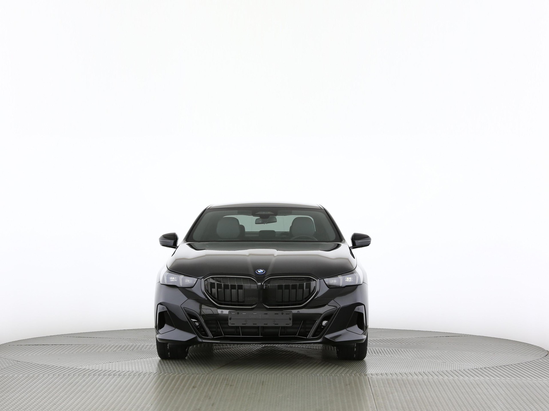 BMW 550e xDrive-image-29