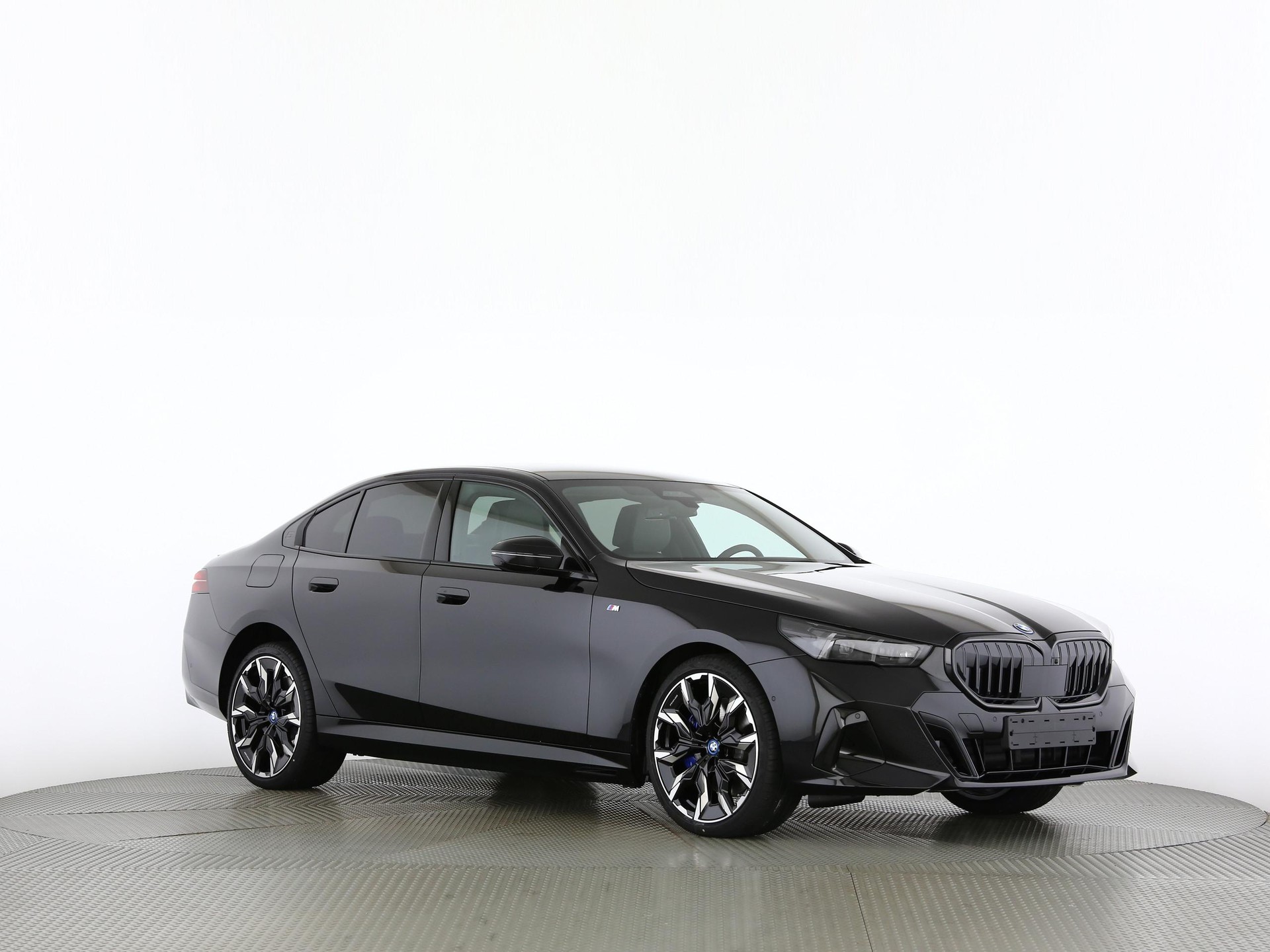 BMW 550e xDrive-image-26