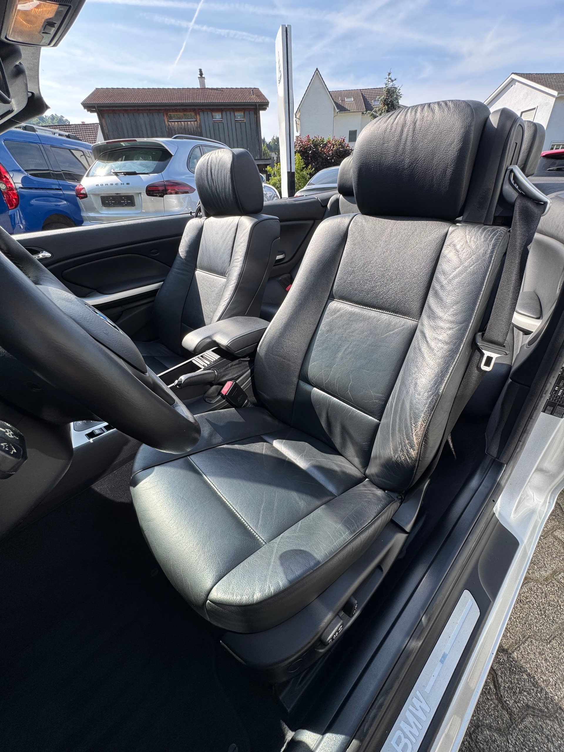 BMW 318Ci Cabriolet-image-12