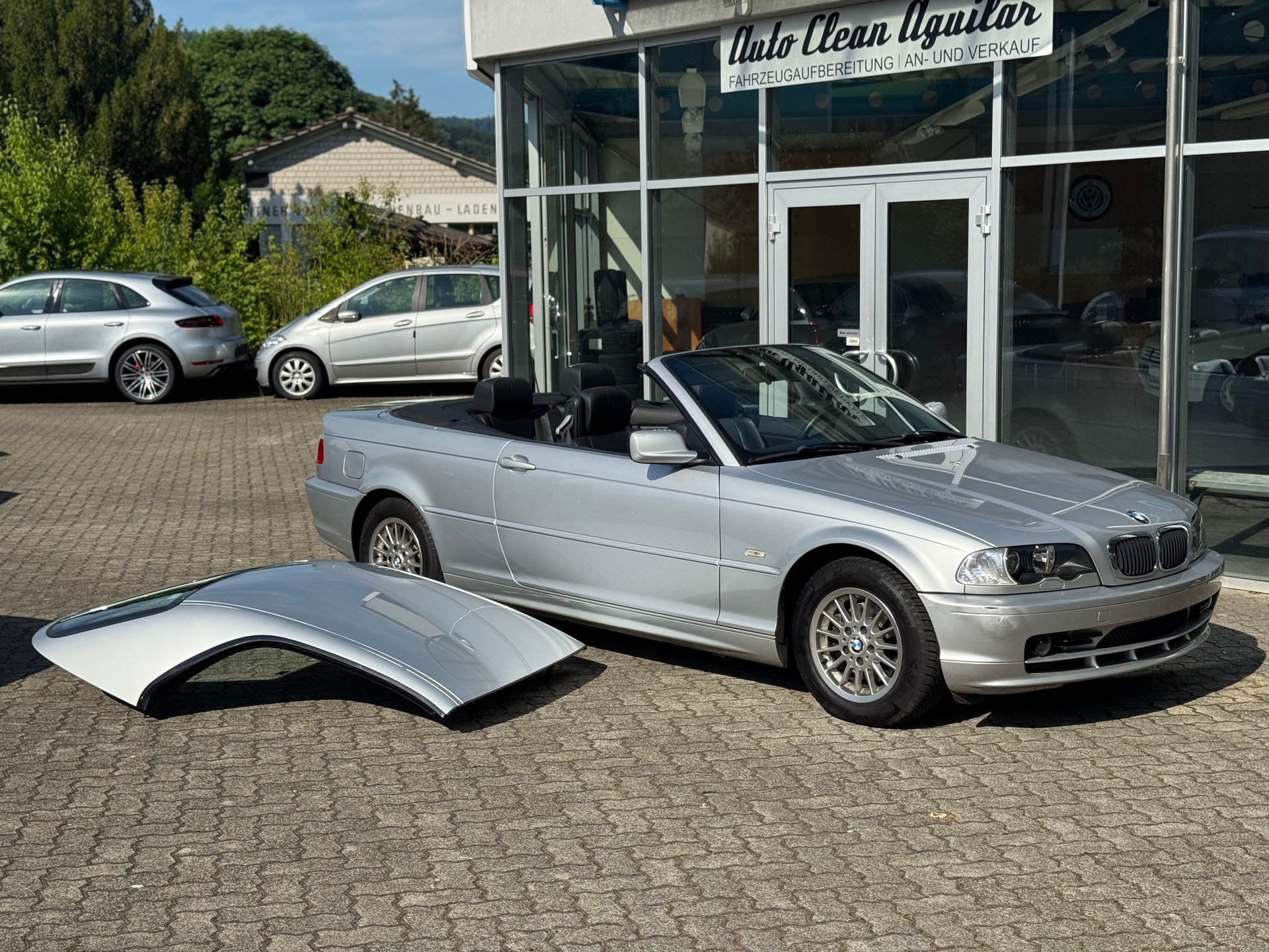 BMW 318Ci Cabriolet-image-1