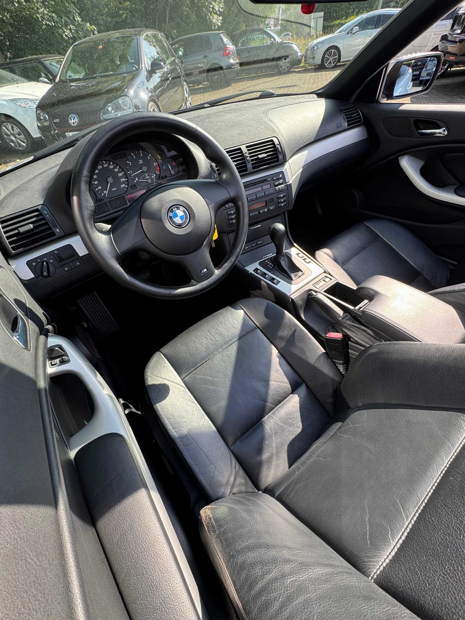 BMW 318Ci Cabriolet-image-11