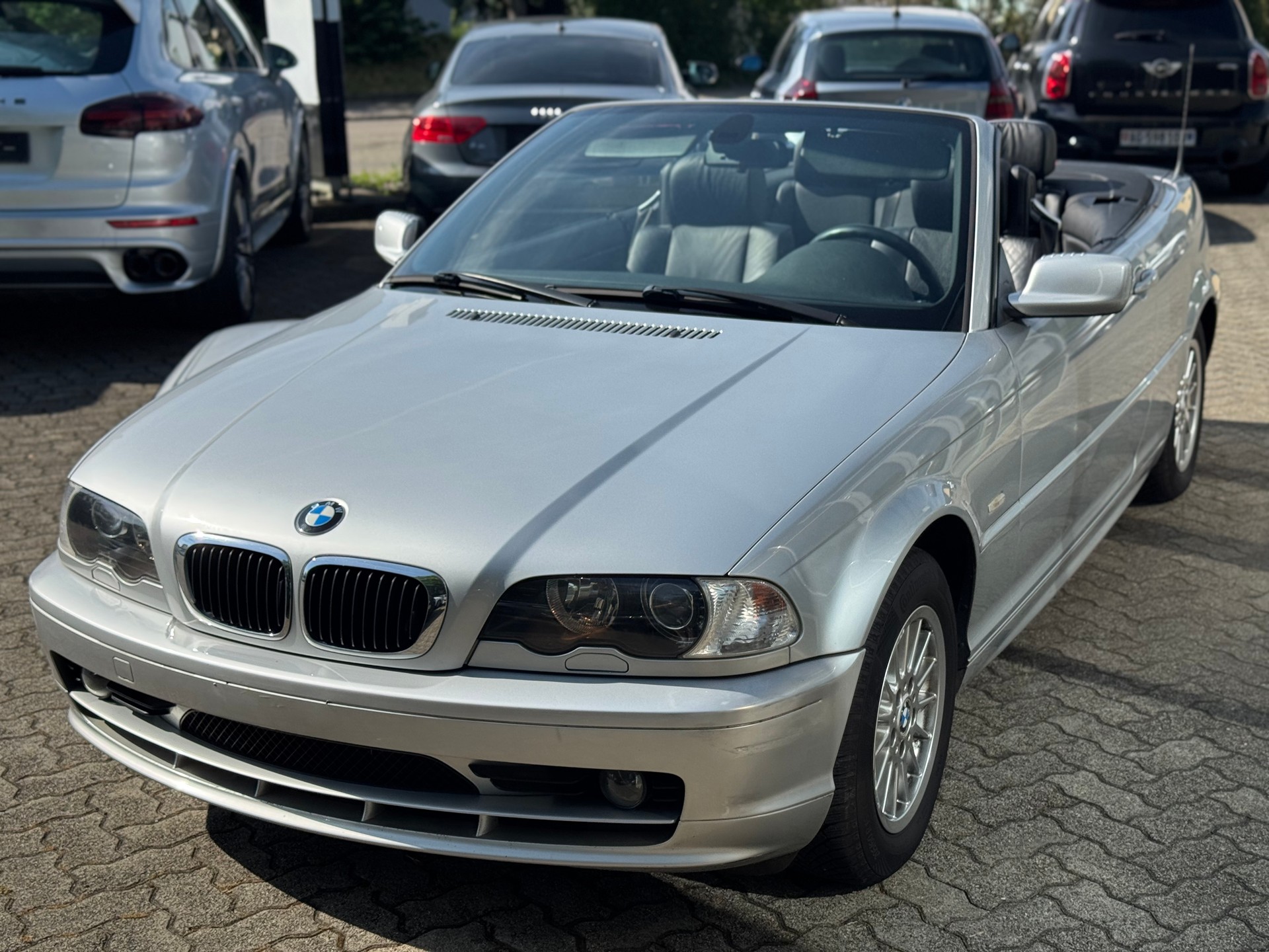BMW 318Ci Cabriolet-image-2
