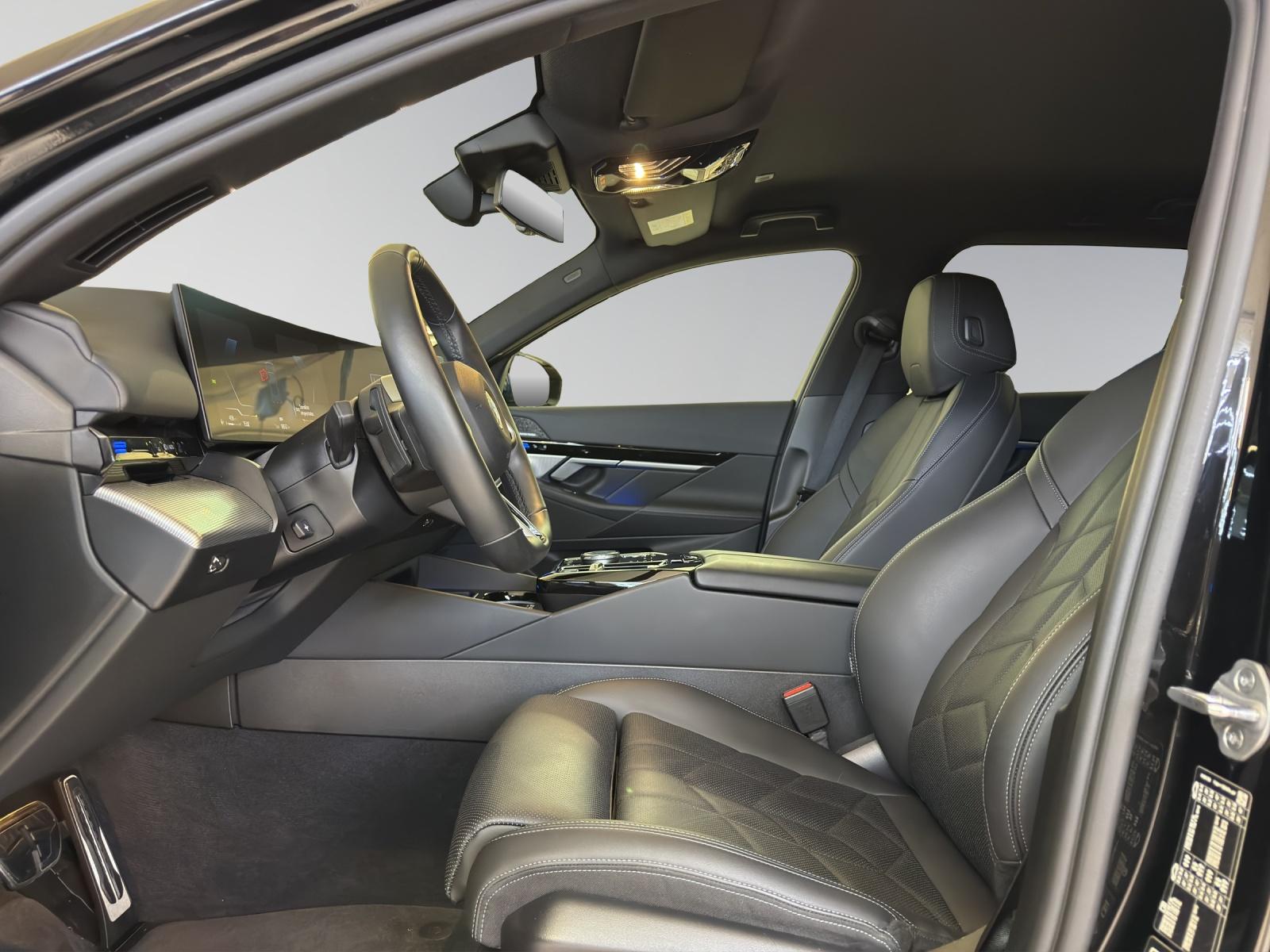 BMW 520d xDrive Touring M Sport-image-14