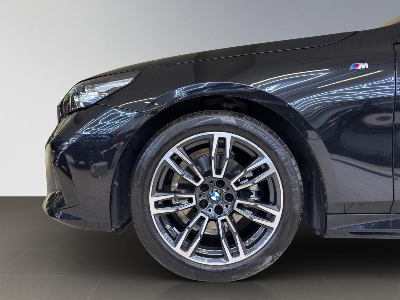 BMW 520d xDrive Touring M Sport-image-18