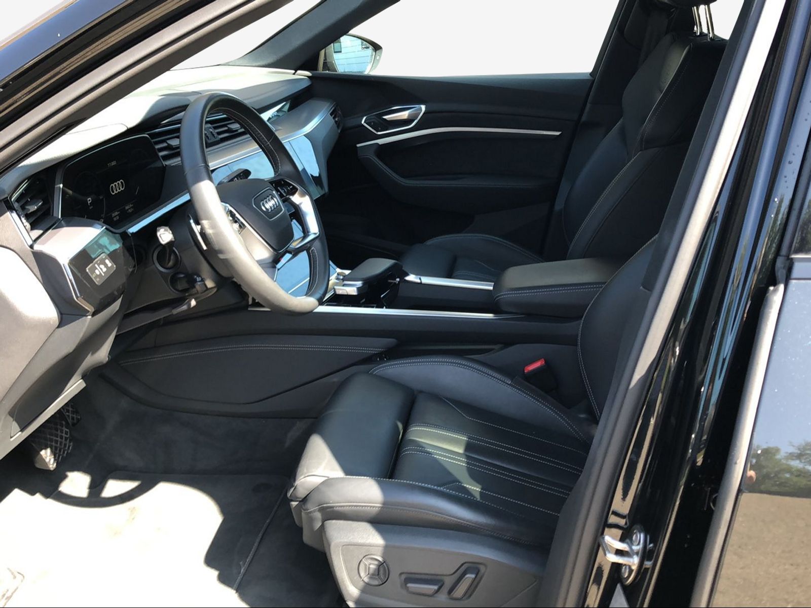 AUDI e-tron 50 Sportback Advanced quattro-image-5