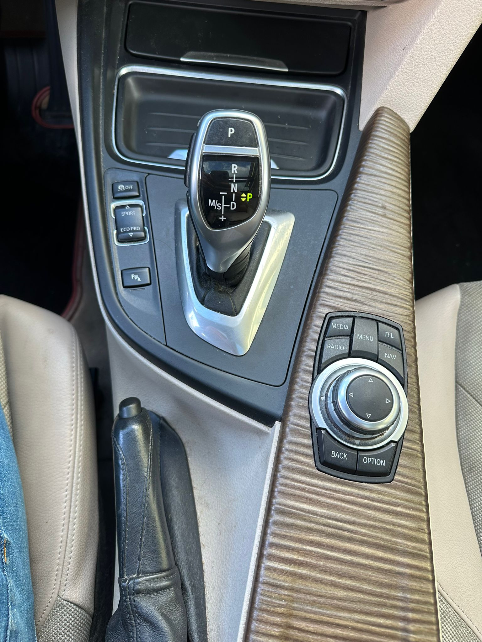 BMW 330d Touring Sport Line Steptronic-image-24