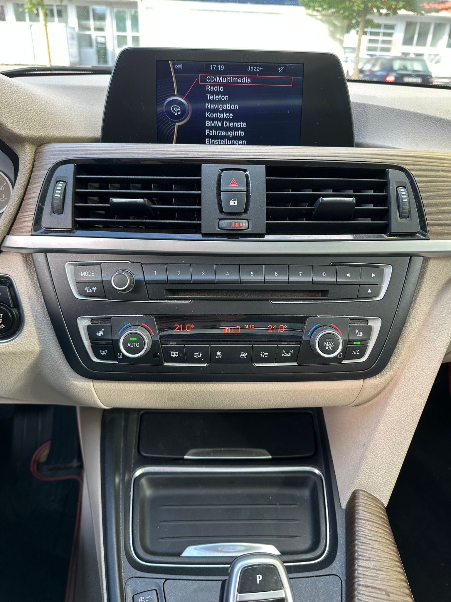 BMW 330d Touring Sport Line Steptronic-image-18