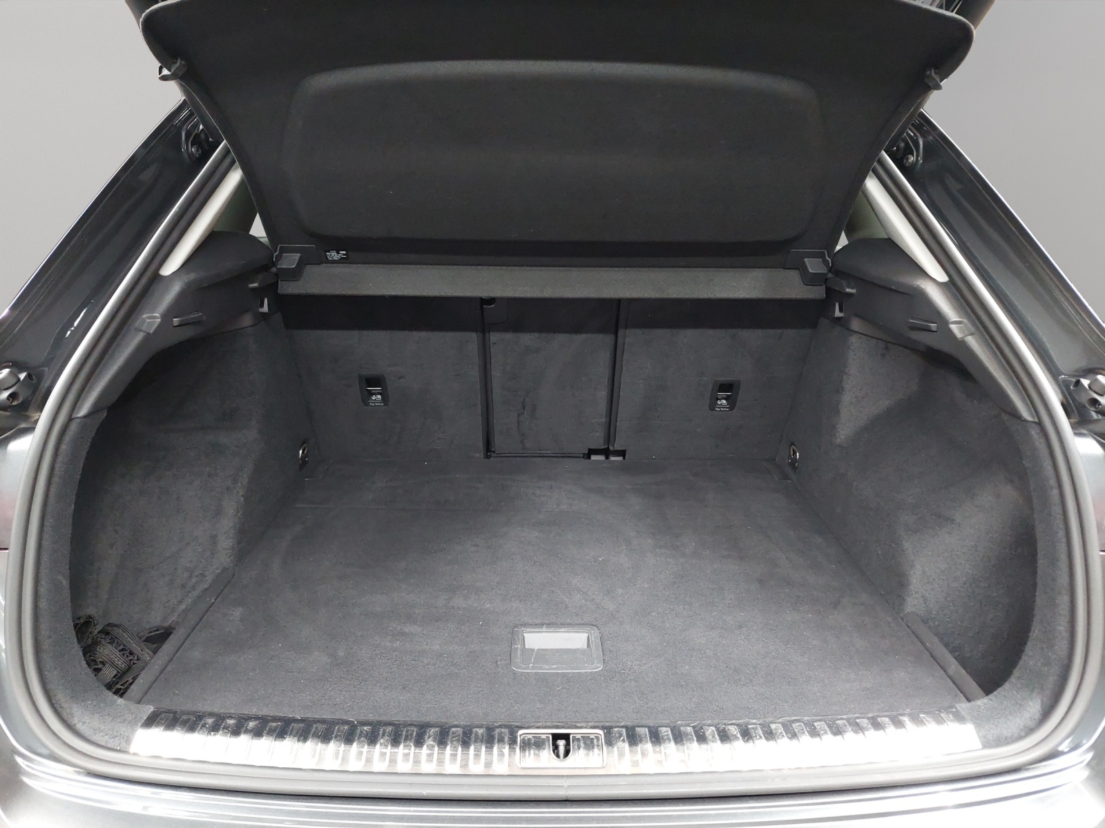 AUDI Q3 35 TDI S line quattro S-tronic-image-10