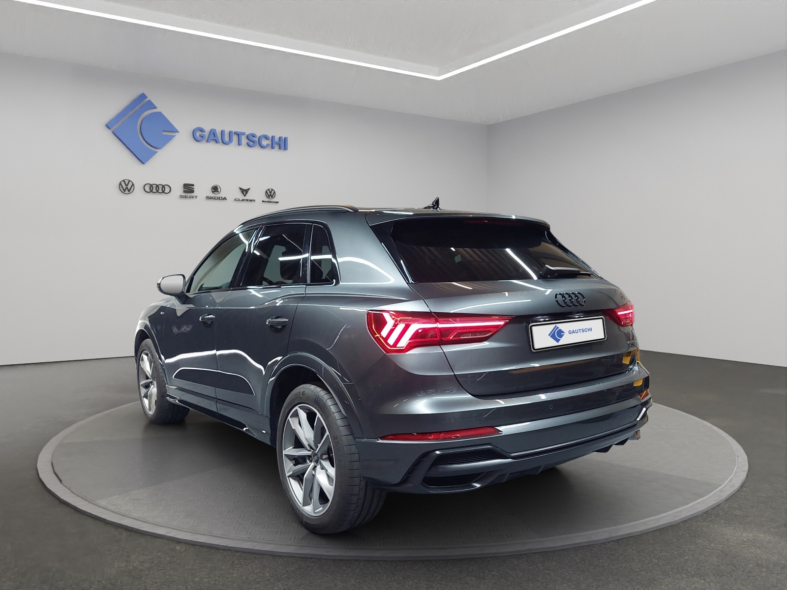 AUDI Q3 35 TDI S line quattro S-tronic-image-2