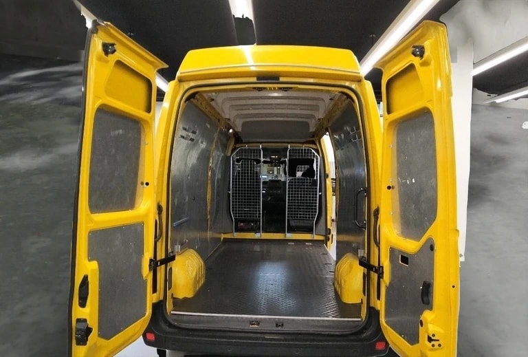 RENAULT Master T35 2.3dCi 135 L3H3-image-3