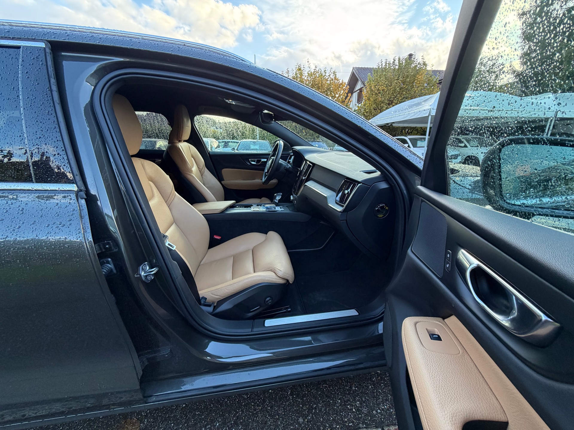 VOLVO V60 D3 AWD Momentum Geartronic-image-9