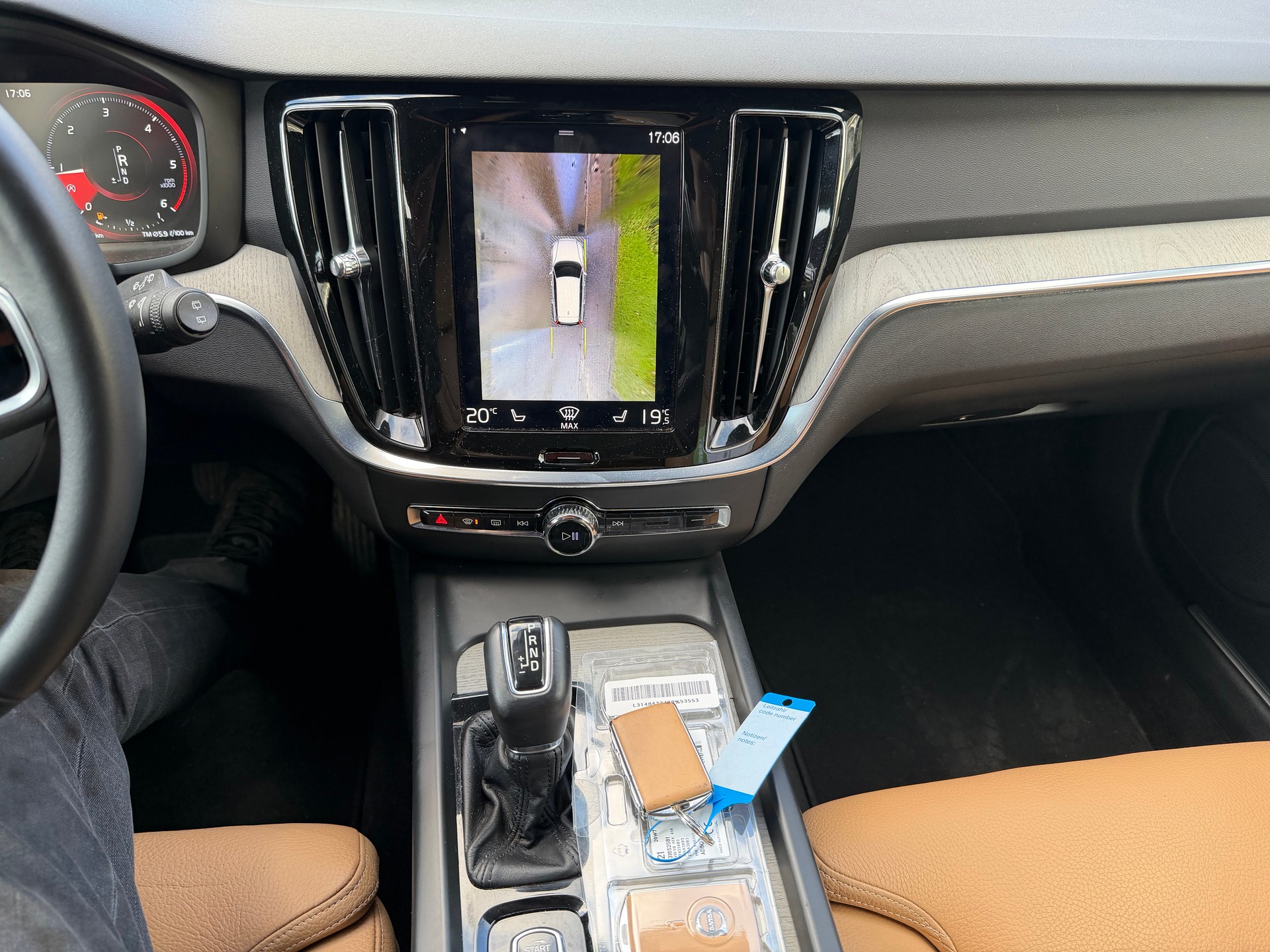 VOLVO V60 D3 AWD Momentum Geartronic-image-8