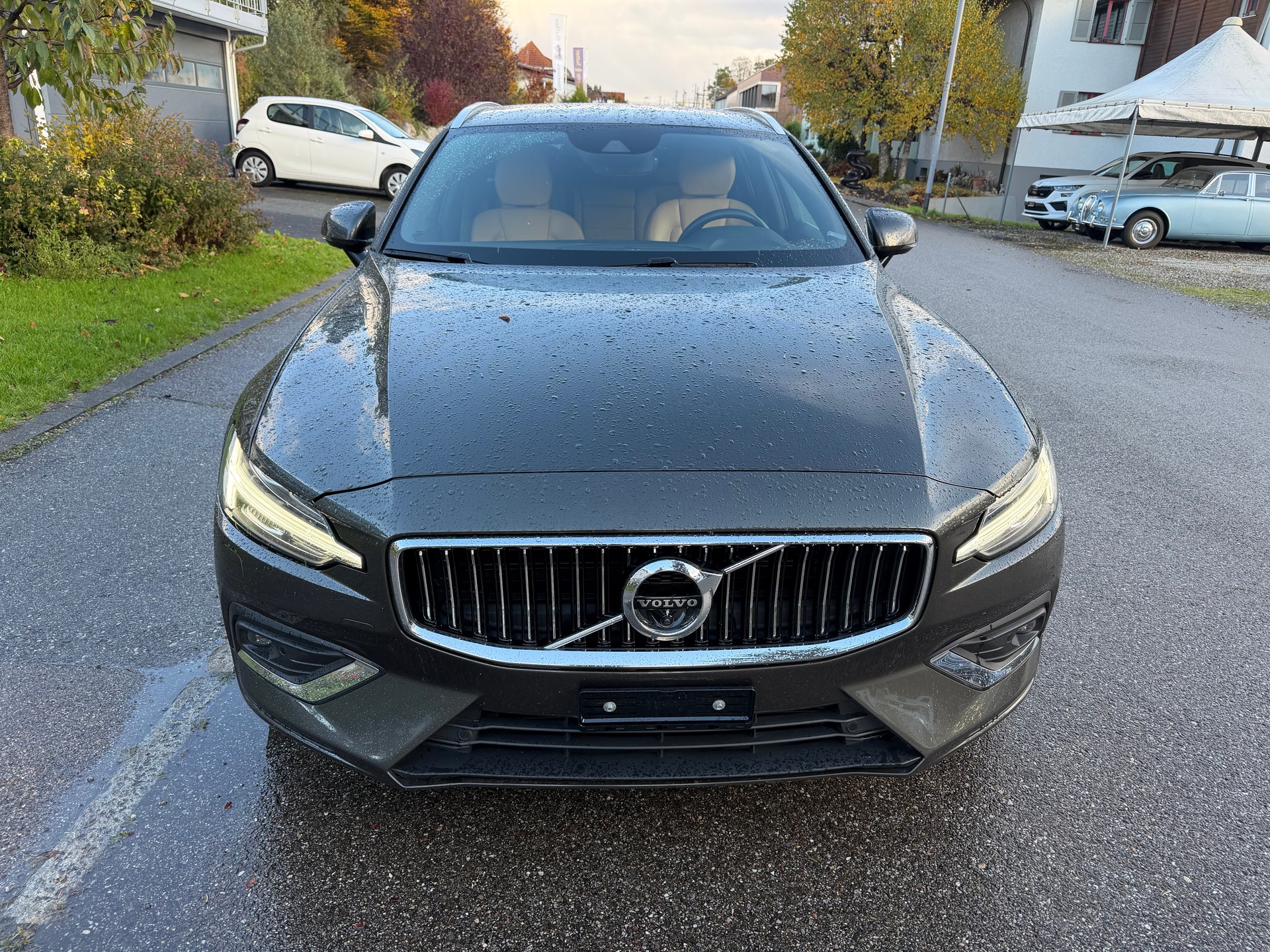 VOLVO V60 D3 AWD Momentum Geartronic-image-1