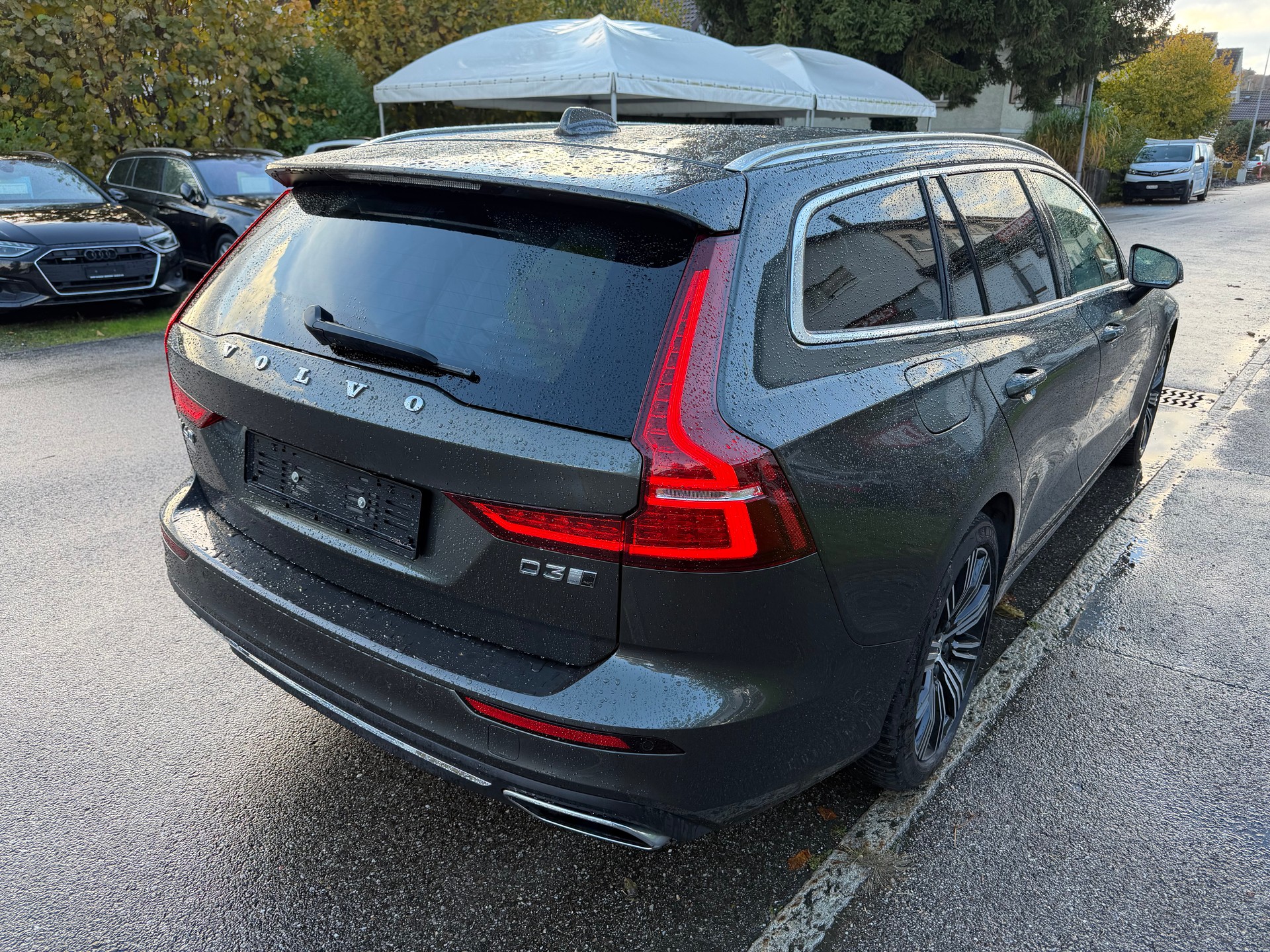 VOLVO V60 D3 AWD Momentum Geartronic-image-5