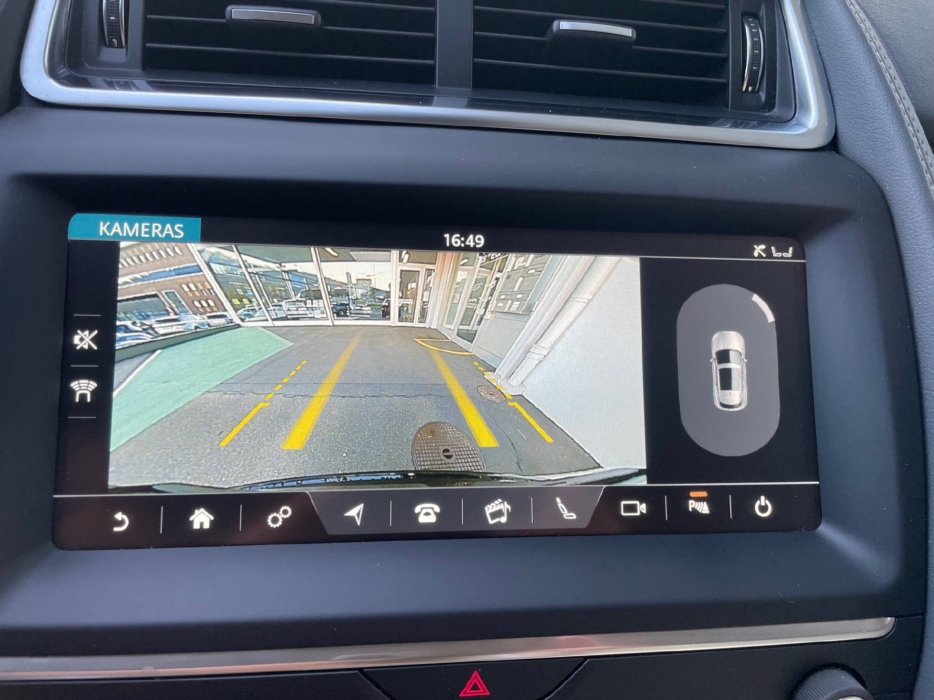 JAGUAR E-Pace 2.0 T 200 S AWD-image-9