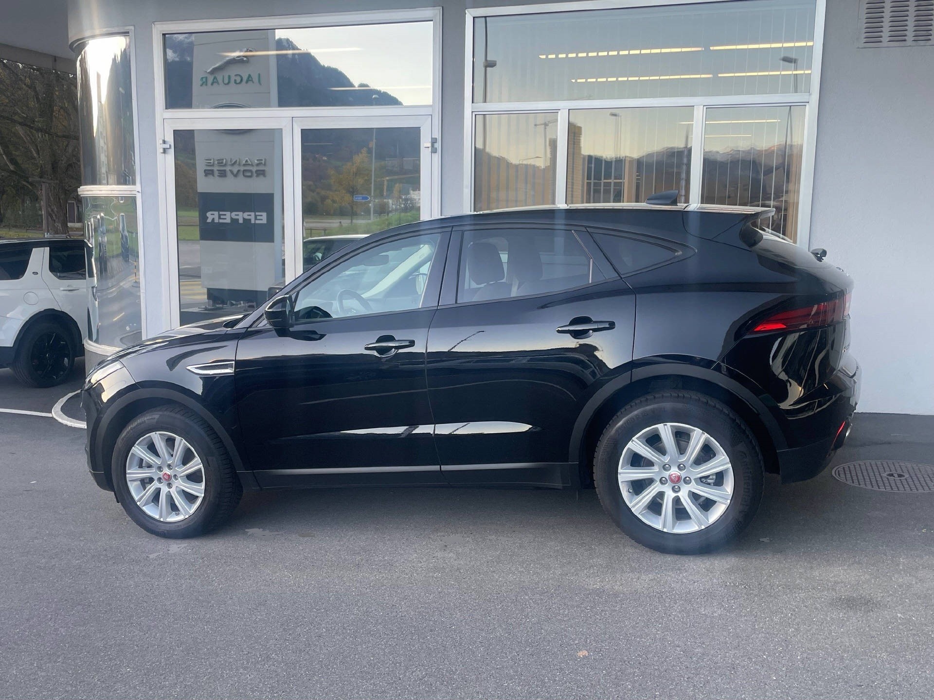 JAGUAR E-Pace 2.0 T 200 S AWD-image-20