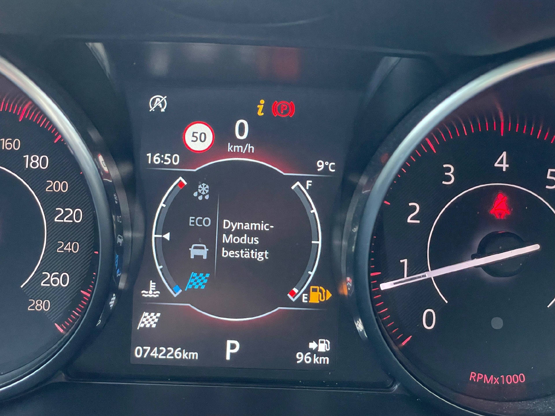 JAGUAR E-Pace 2.0 T 200 S AWD-image-7