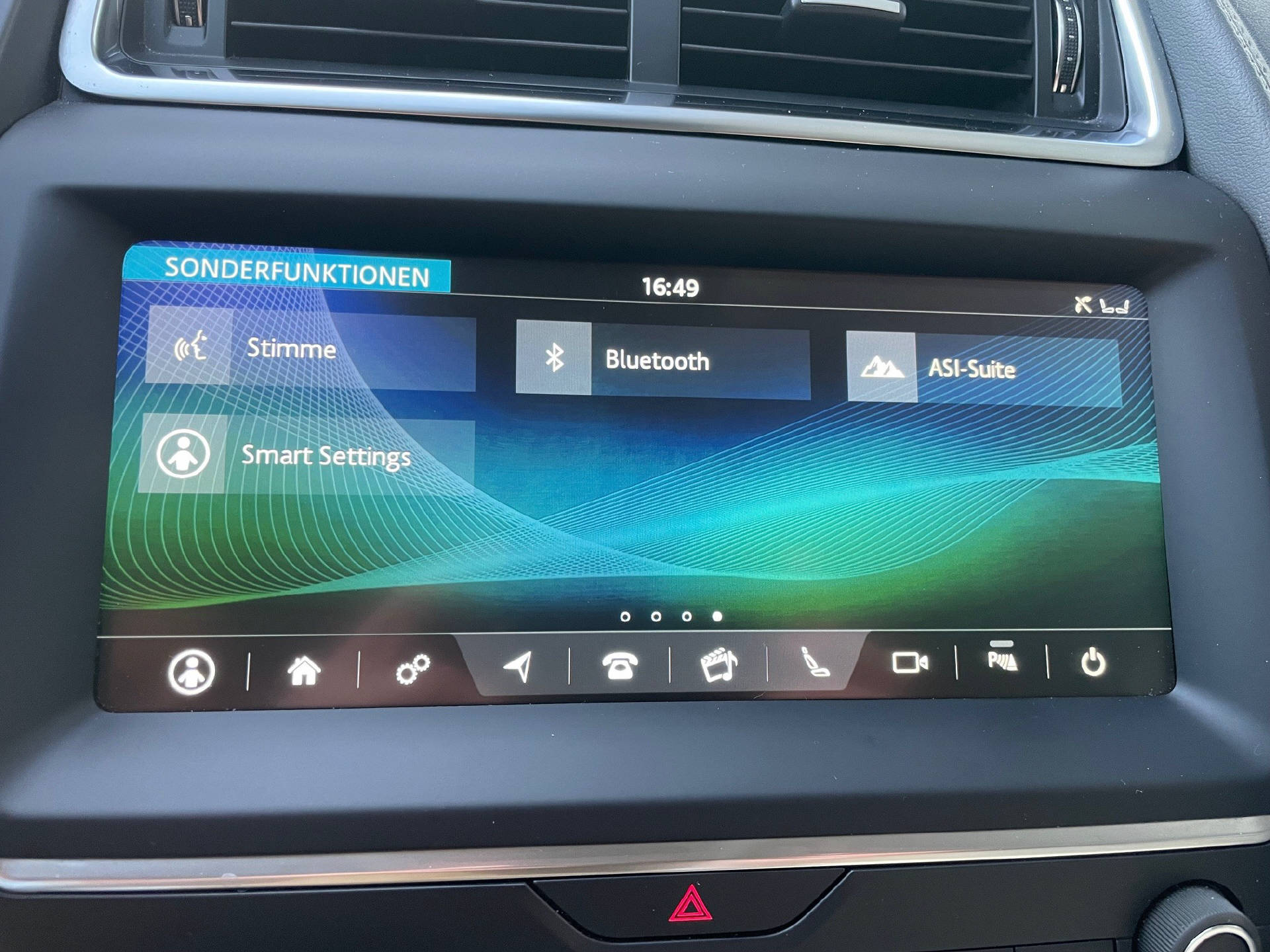 JAGUAR E-Pace 2.0 T 200 S AWD-image-12