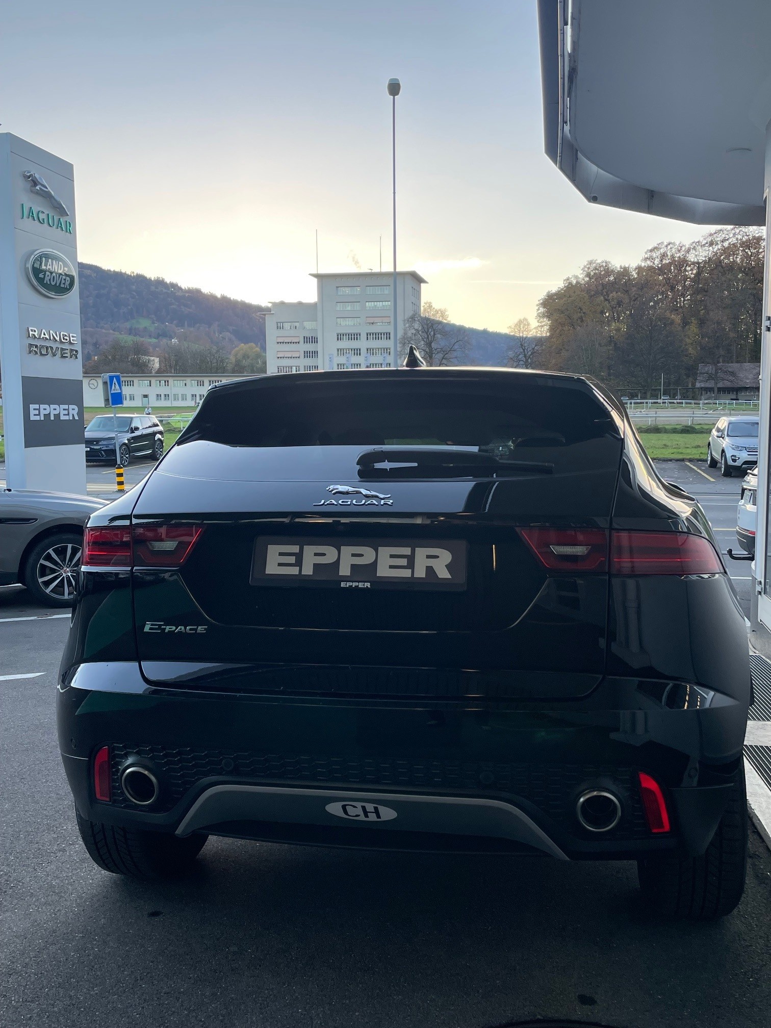 JAGUAR E-Pace 2.0 T 200 S AWD-image-22