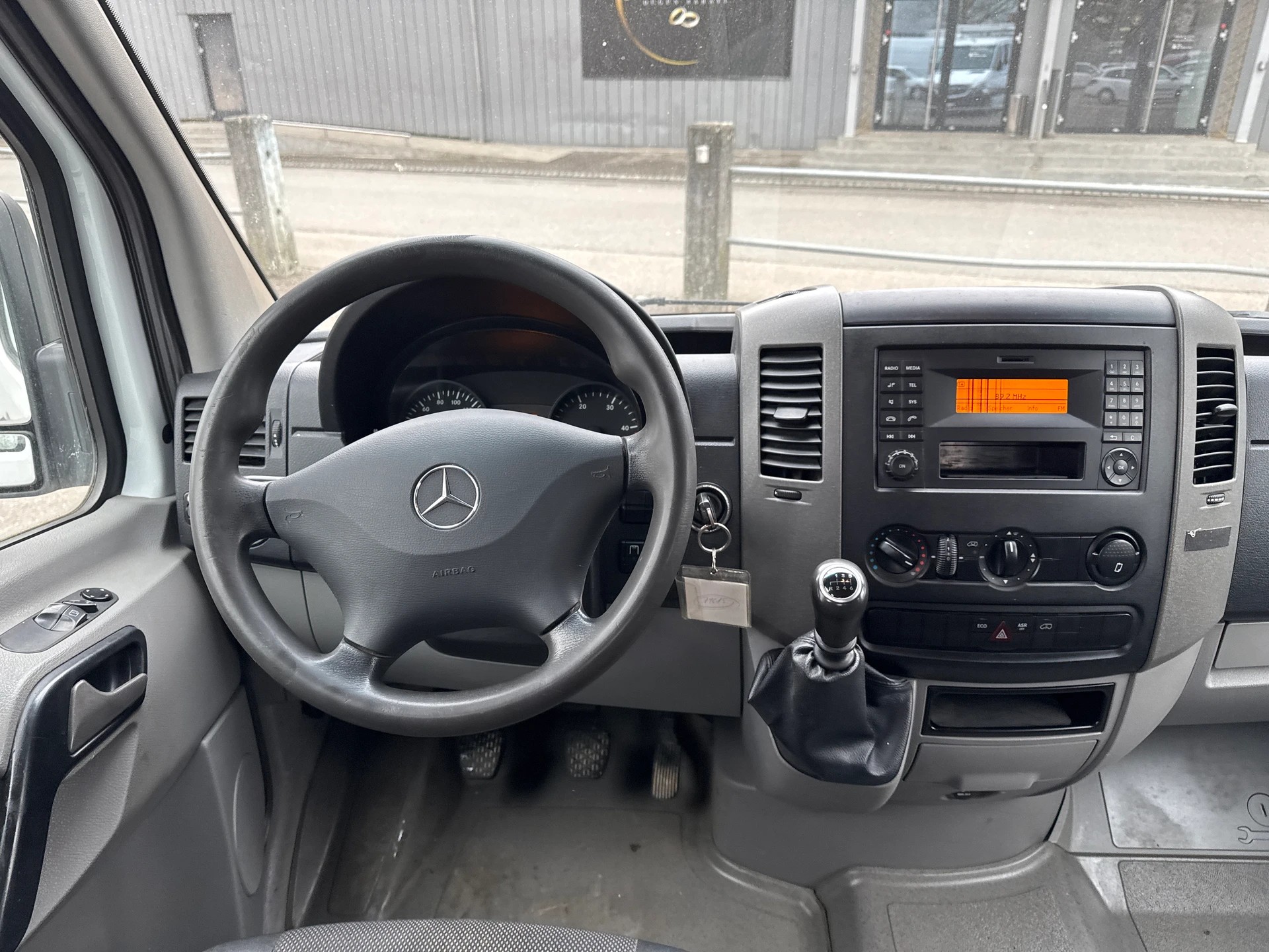 MERCEDES-BENZ Sprinter 316 CDI Standard * Doppelkabine * 07x Sitzplätze * Nutzlast 1300Kg * AHK 3500Kg * MFK 02.2023-image-2