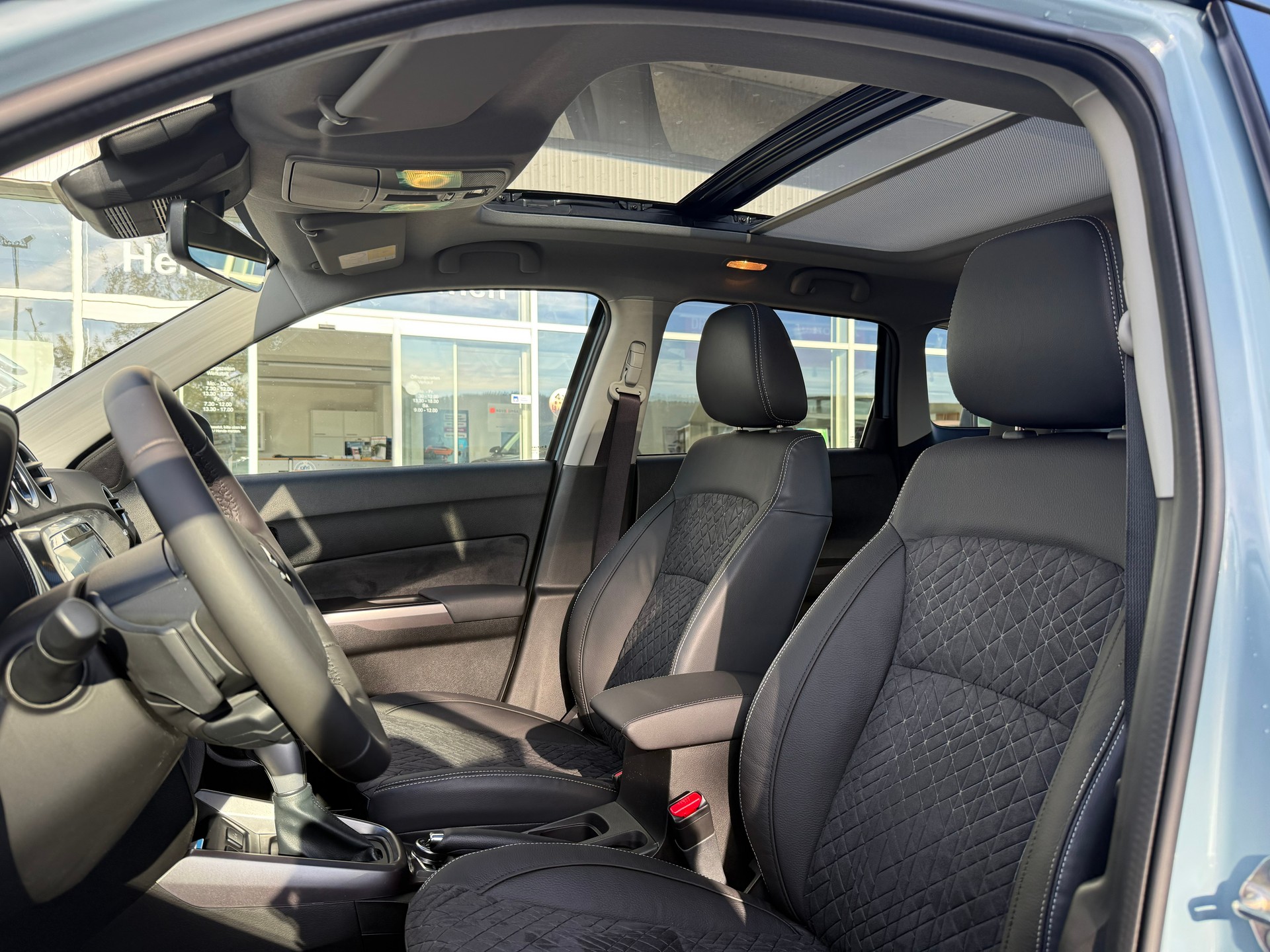 SUZUKI Vitara 1.4 Boosterjet Compact Top 4x4 Hybrid Automatic-image-10