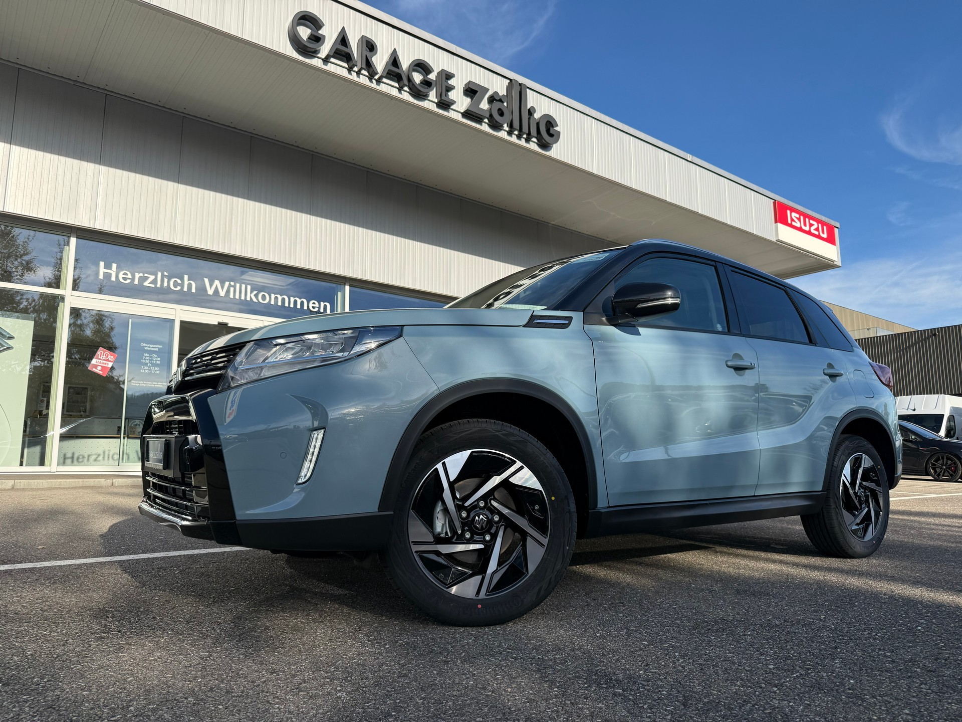 SUZUKI Vitara 1.4 Boosterjet Compact Top 4x4 Hybrid Automatic-image-2