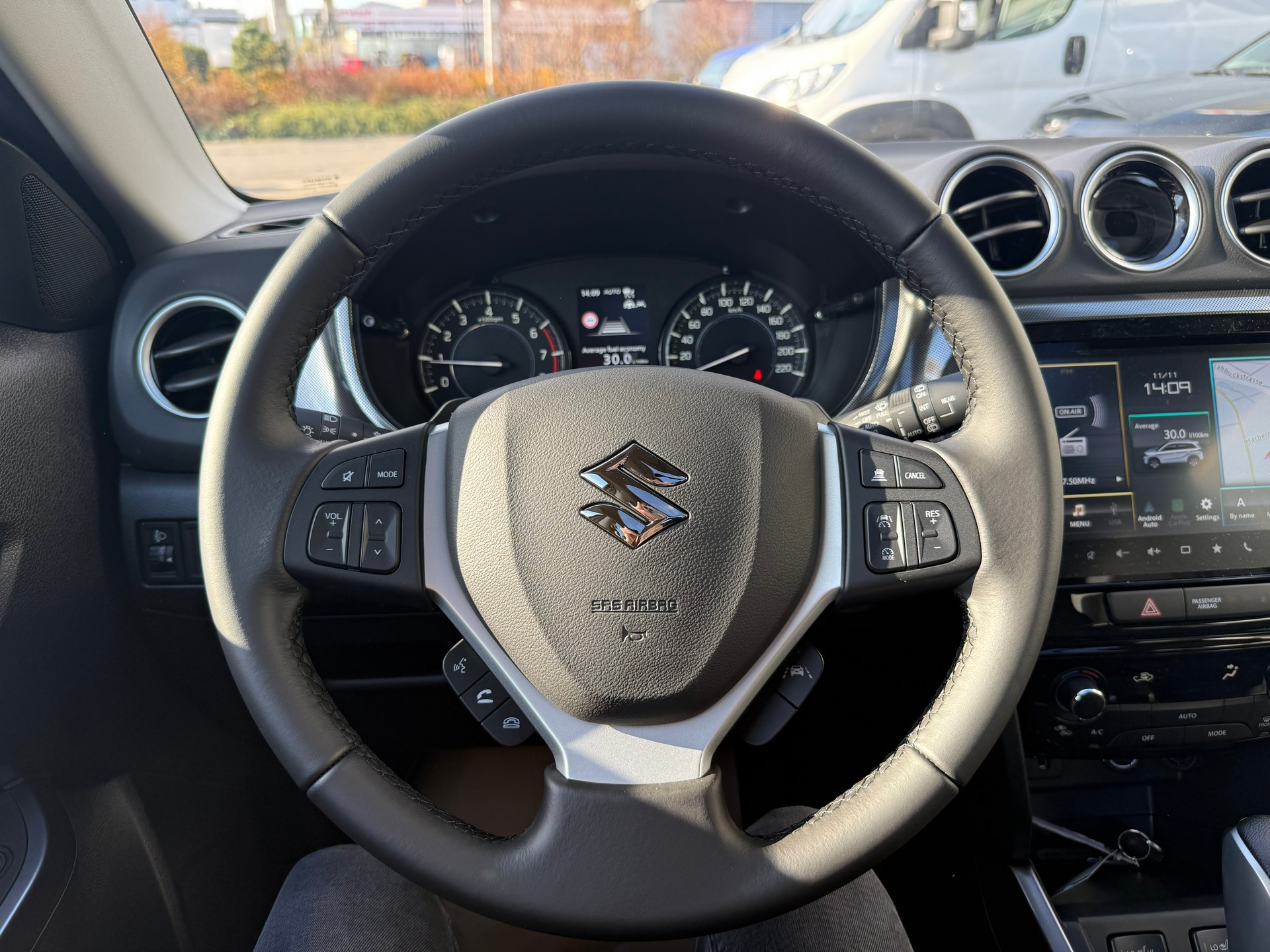 SUZUKI Vitara 1.4 Boosterjet Compact Top 4x4 Hybrid Automatic-image-11
