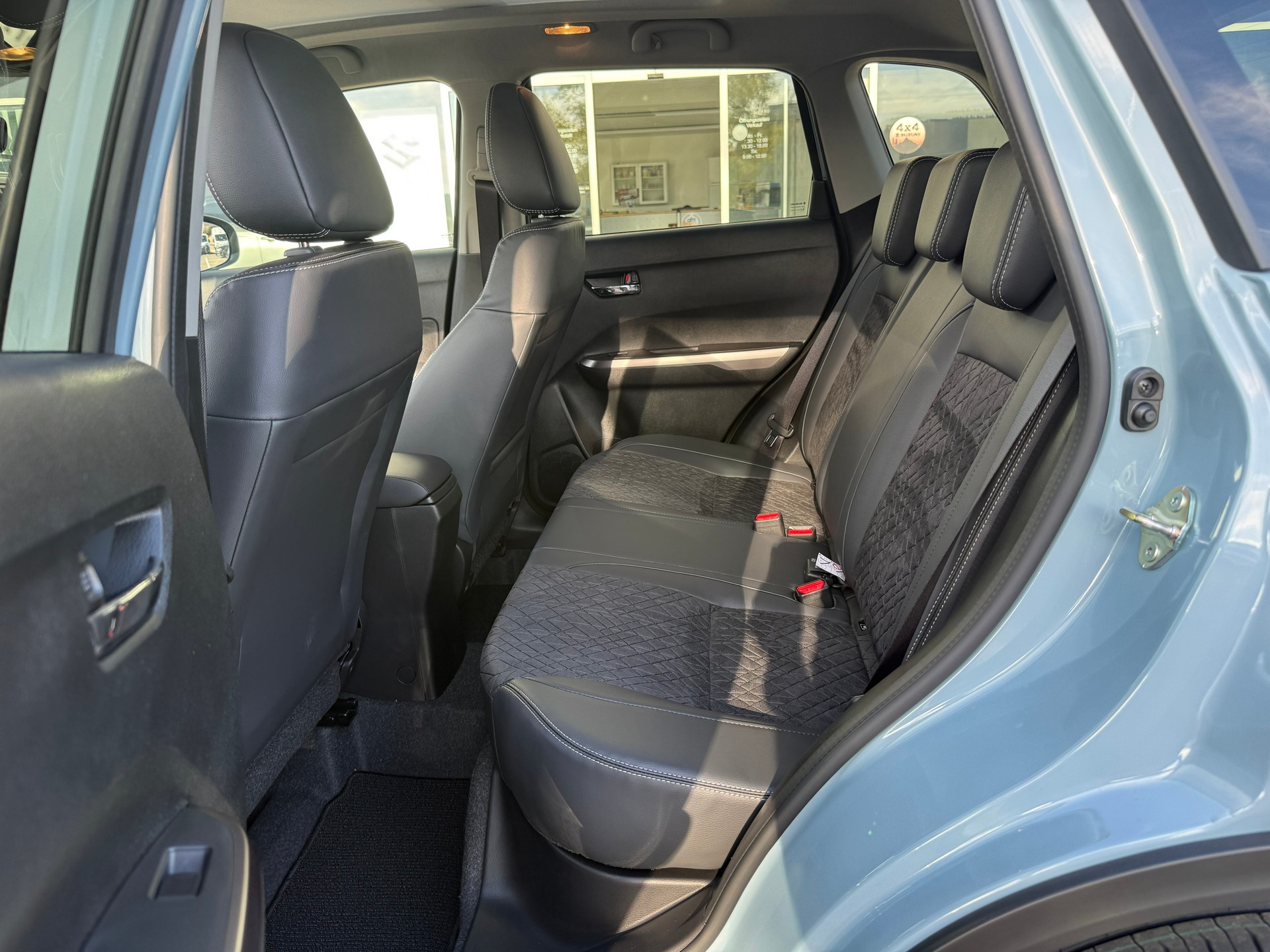SUZUKI Vitara 1.4 Boosterjet Compact Top 4x4 Hybrid Automatic-image-24
