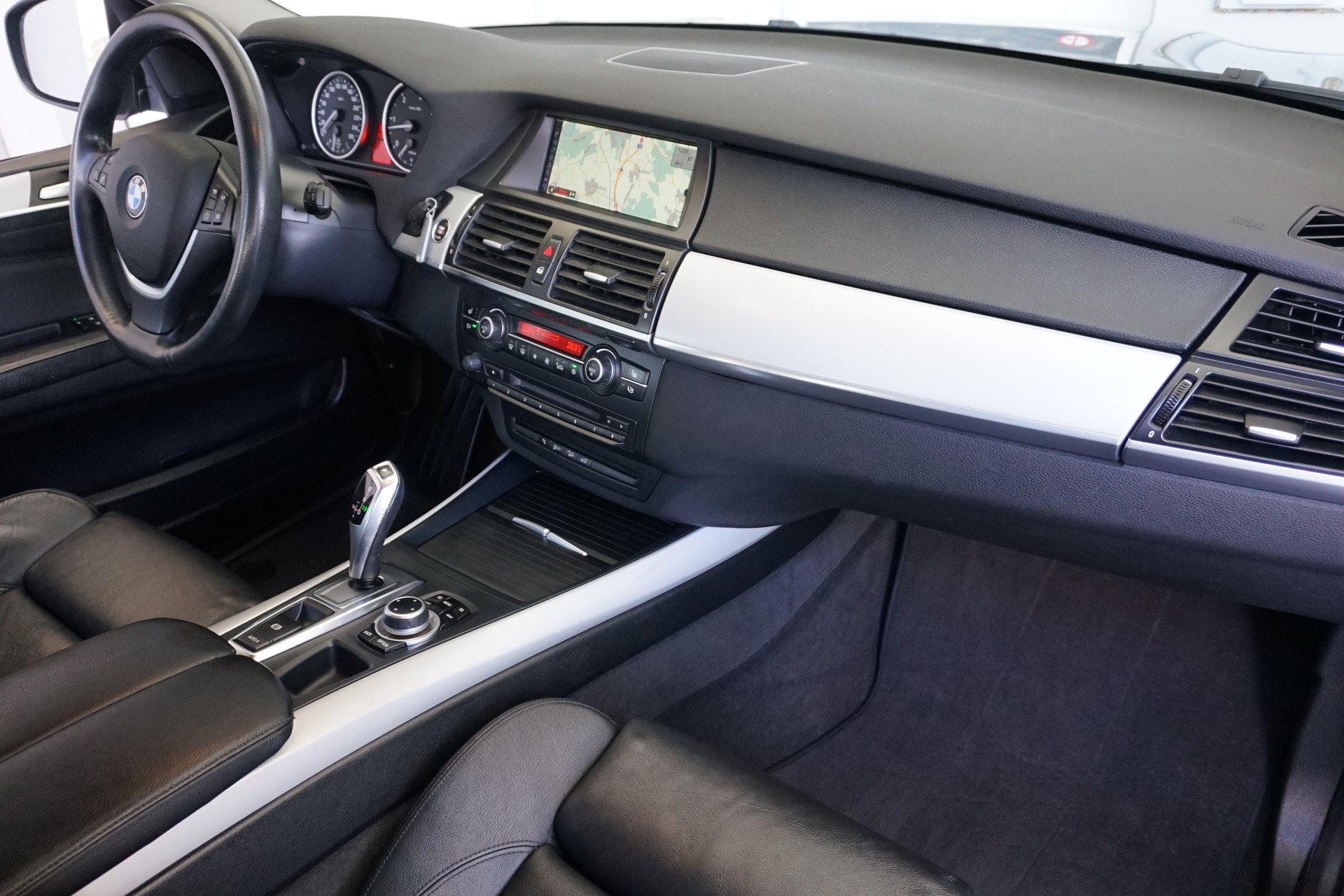 BMW X5 xDrive 30d (3.0d) 235PS mit lückenlosem BMW-Servicenachweis!-image-16