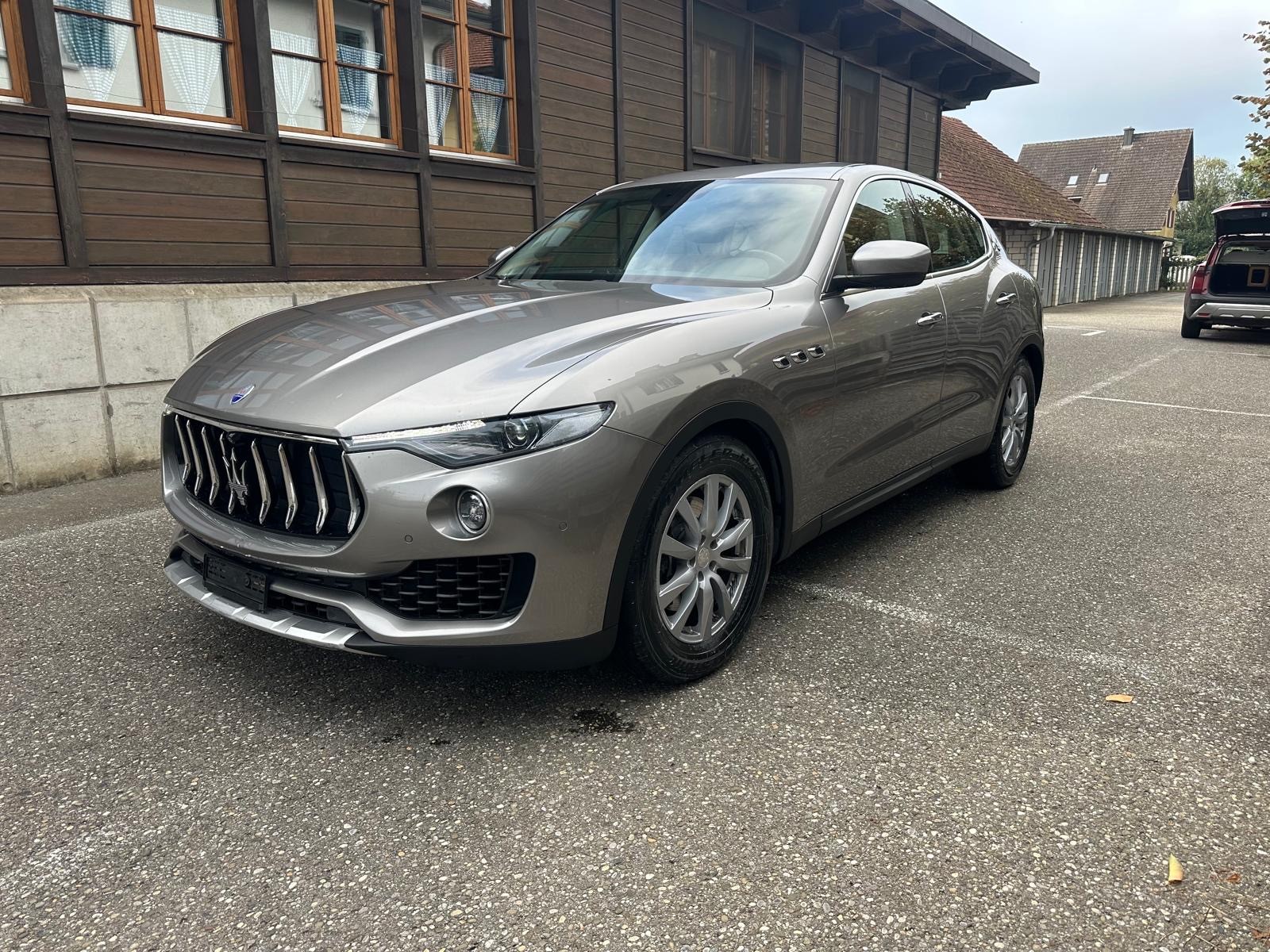 MASERATI Levante D 3.0 V6 Automatica-image-1