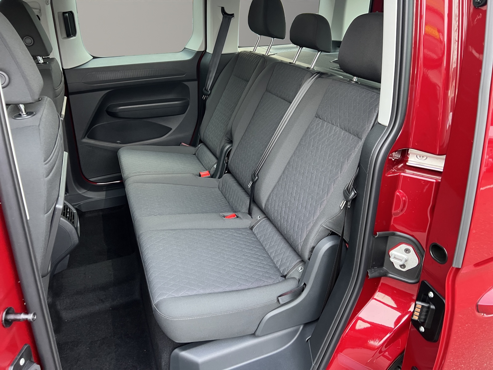 VW Caddy 1.5 TSI Life DSG-image-8