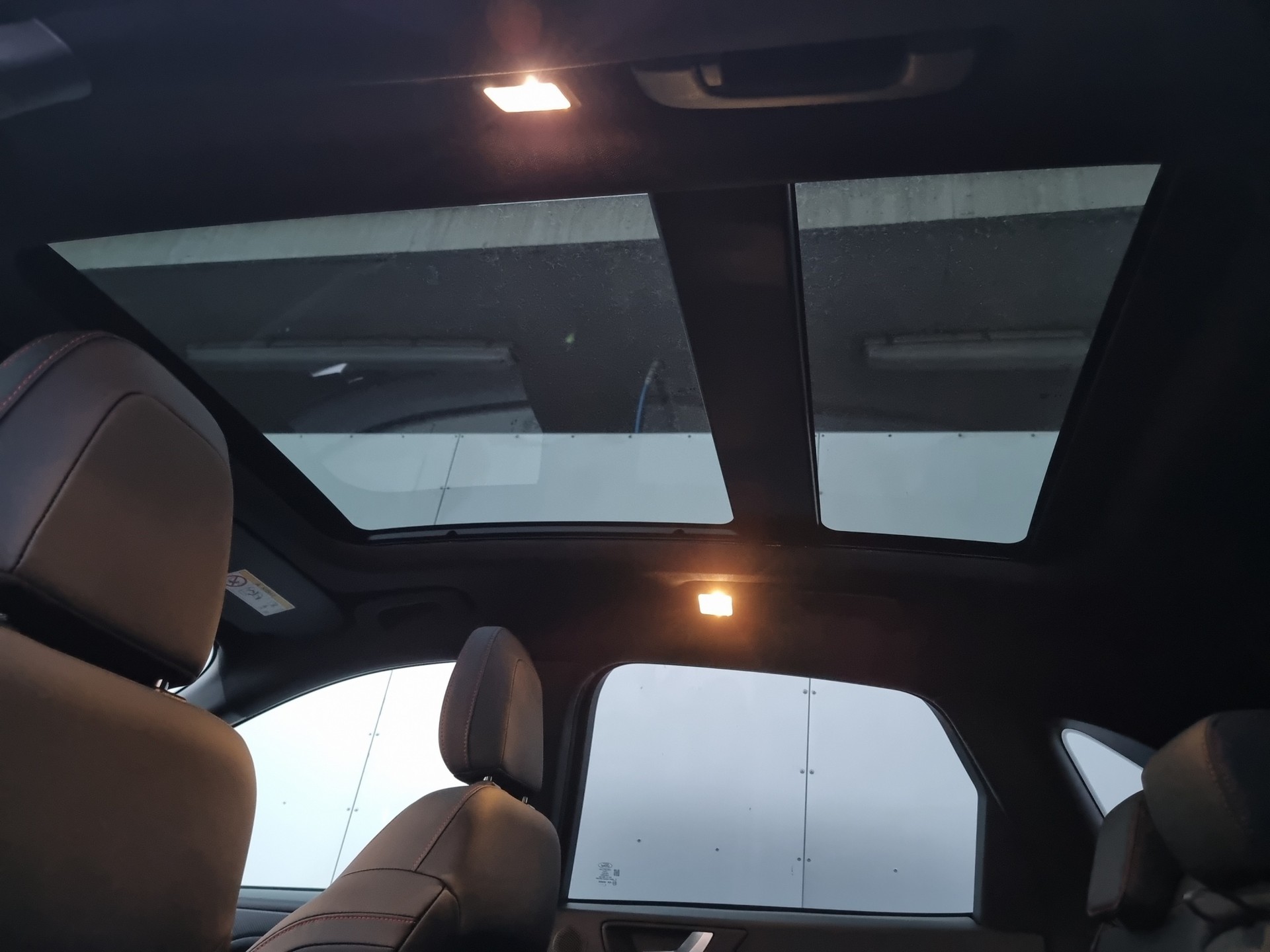 FORD Kuga 2.5 Plug-in Hybrid ST-Line X-image-12