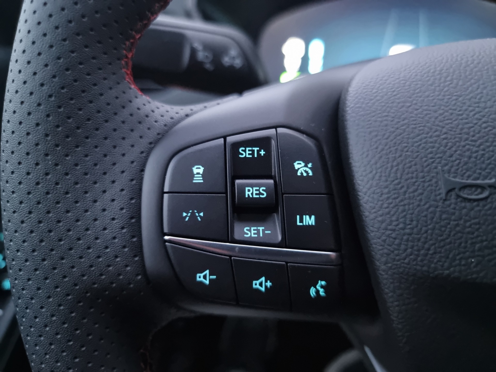 FORD Kuga 2.5 Plug-in Hybrid ST-Line X-image-9