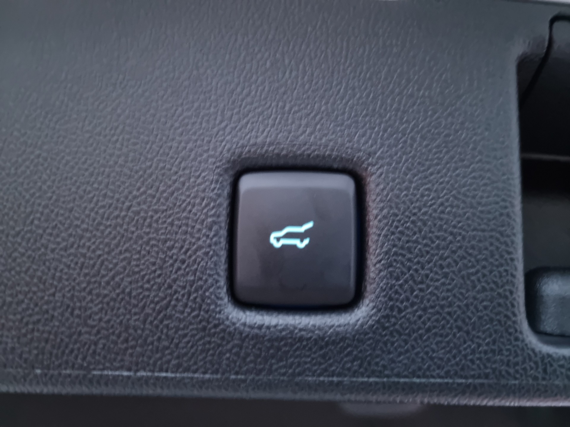 FORD Kuga 2.5 Plug-in Hybrid ST-Line X-image-14