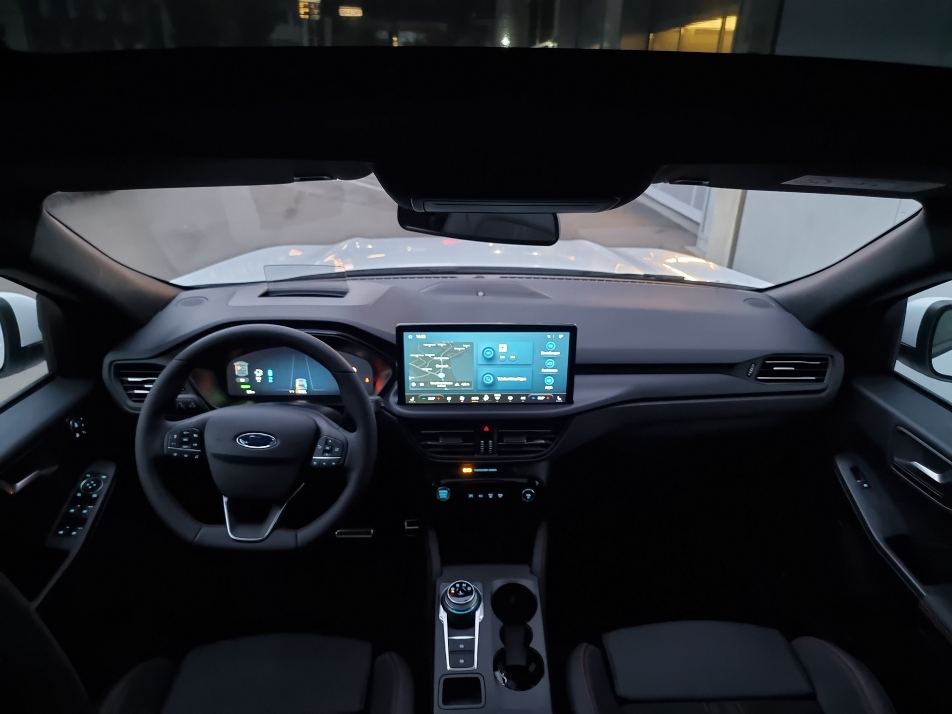 FORD Kuga 2.5 Plug-in Hybrid ST-Line X-image-5