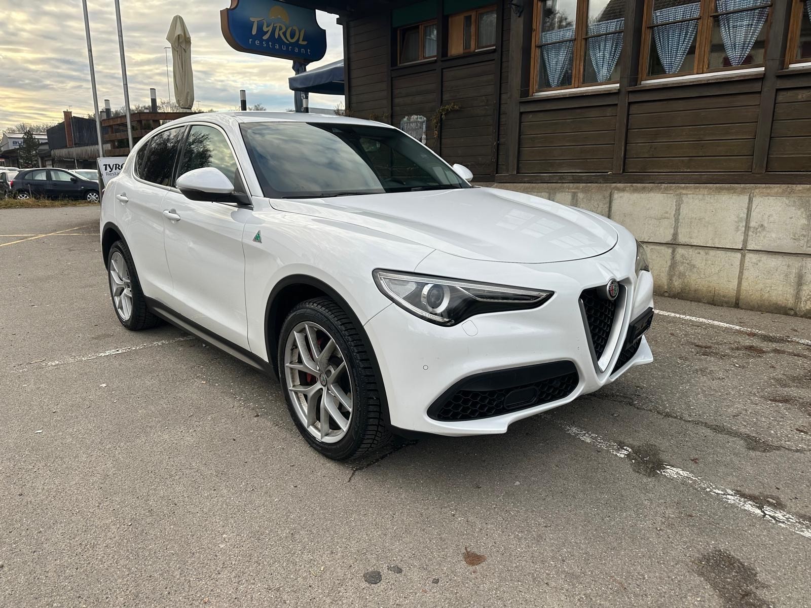 ALFA ROMEO Stelvio 2.0 Super Q4 Automatic-image-0