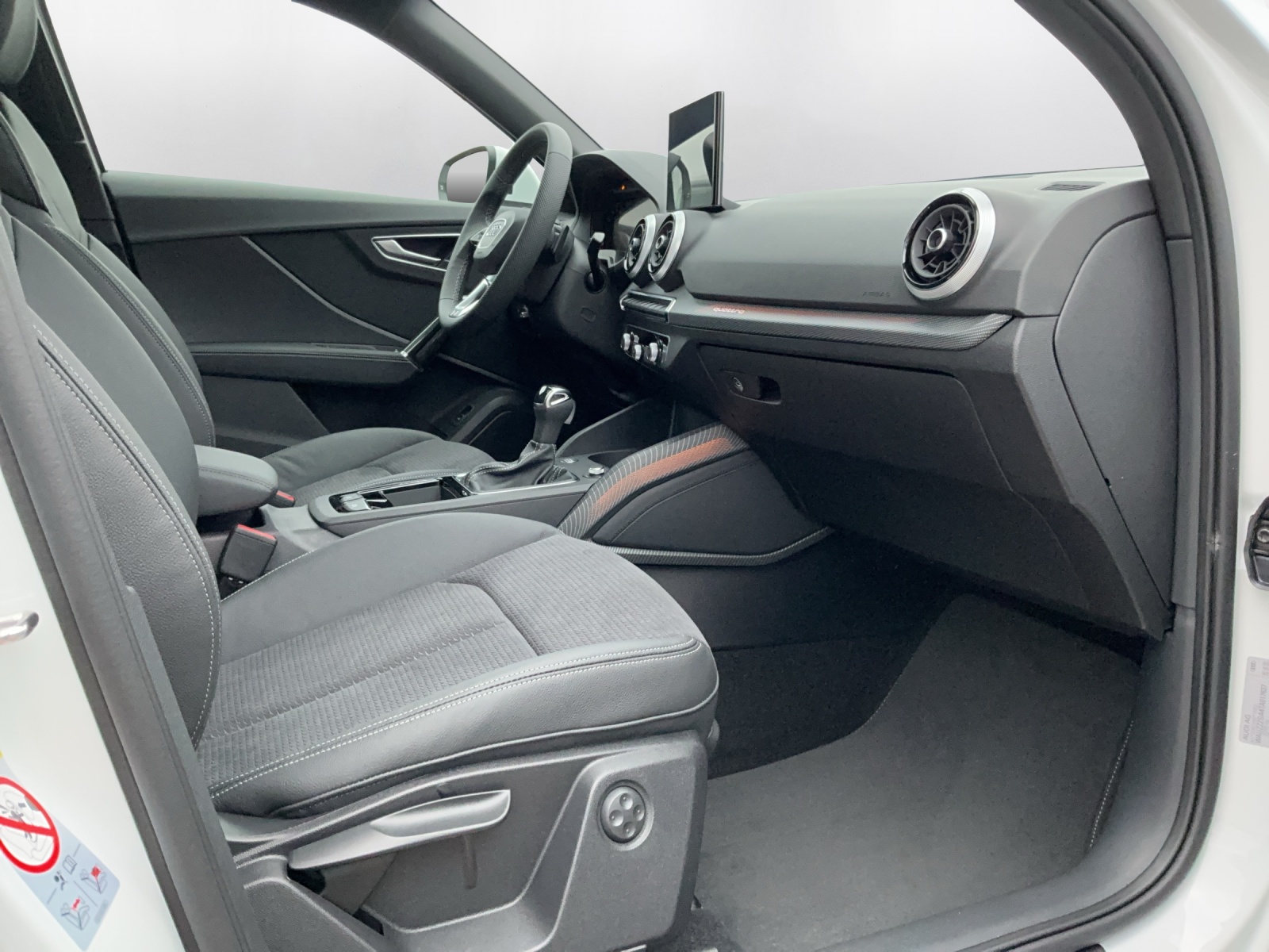 AUDI Q2 40 TFSI S line Attraction quattro S-tronic-image-13