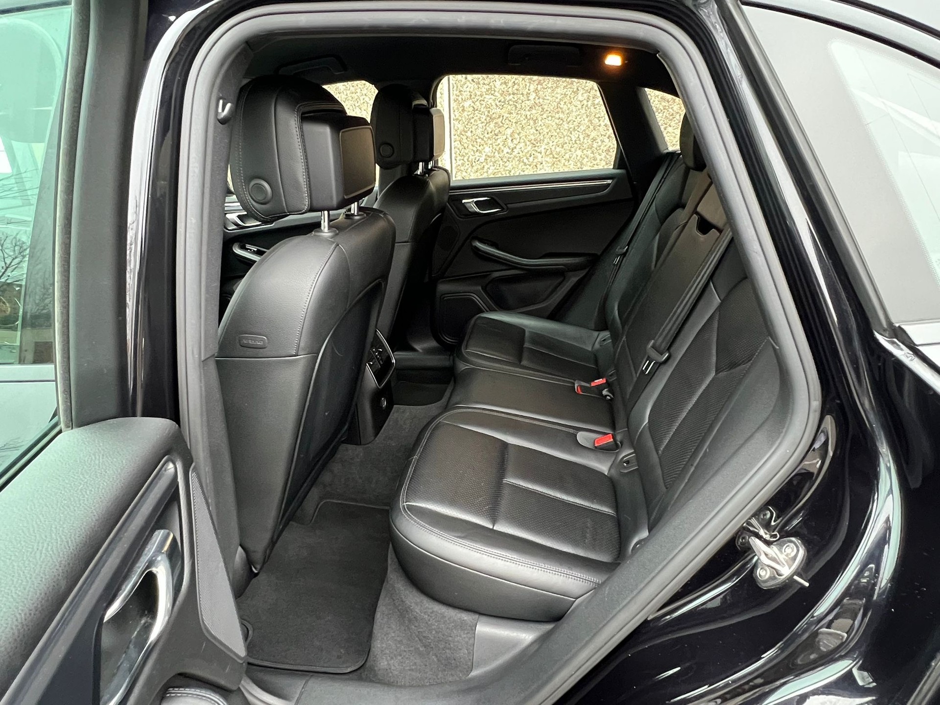PORSCHE Macan PDK-image-12